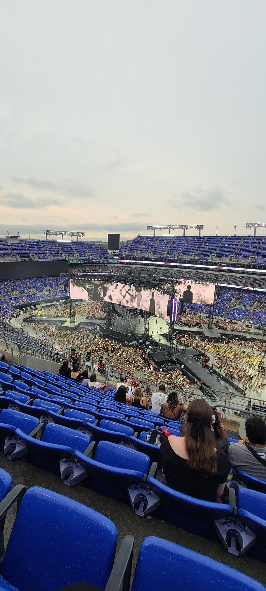 Vue réelle des fans prise de la Section 522 au site M&T Bank Stadium par Denise L