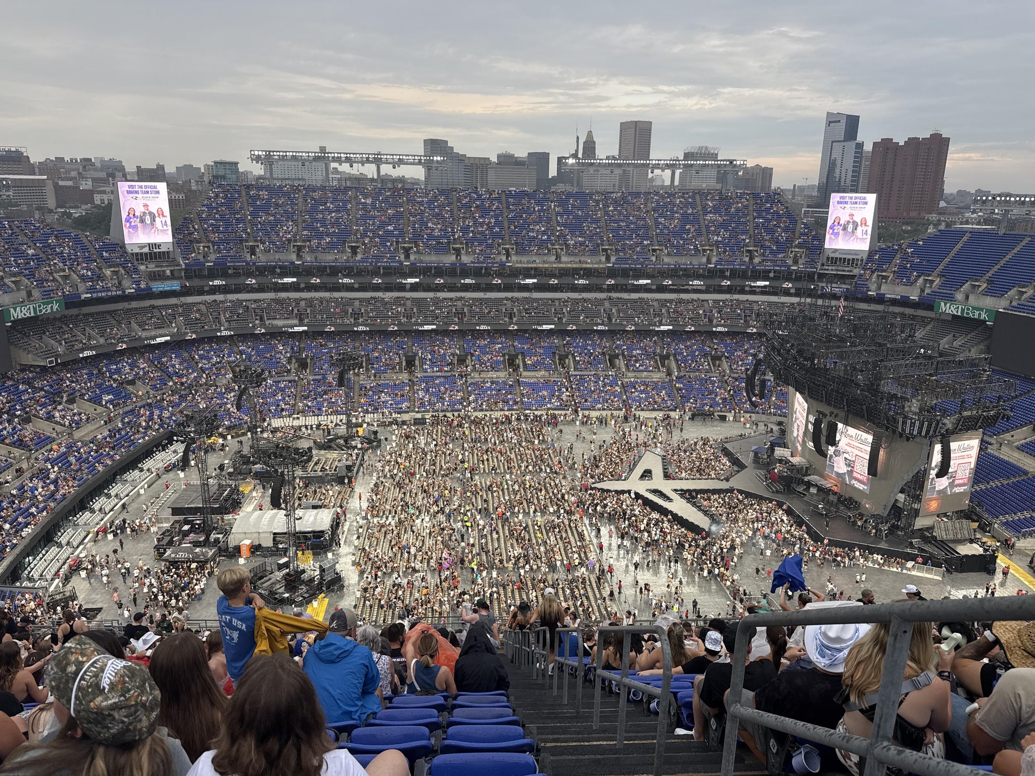 Vue réelle des fans prise de la Section 528 au site M&T Bank Stadium par Brandon M
