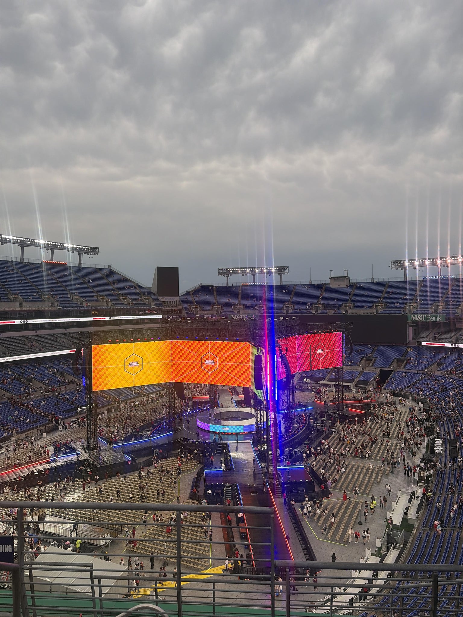 Vue réelle des fans prise de la Section 536 au site M&T Bank Stadium par Johanna H