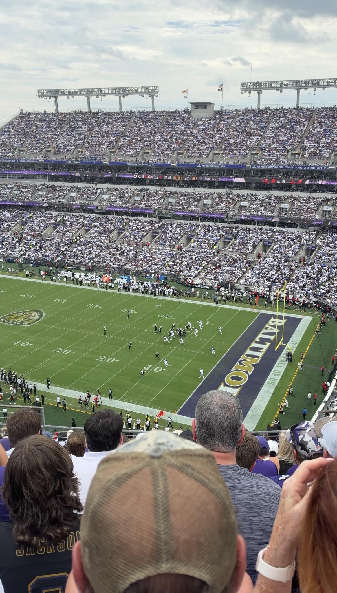Vue réelle des fans prise de la Section 548 au site M&T Bank Stadium par Jose R