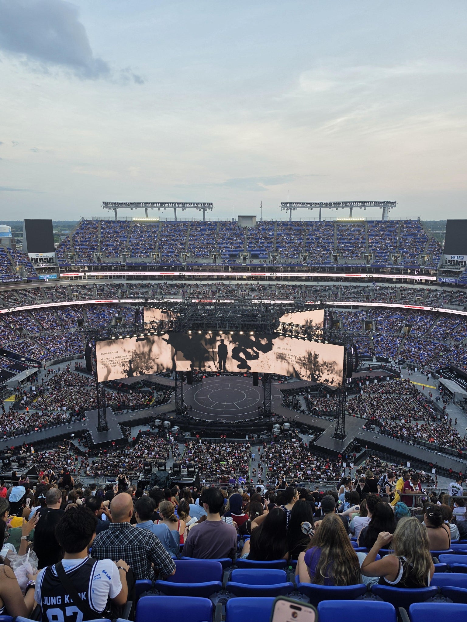 Vue réelle des fans prise de la Section 553 au site M&T Bank Stadium par Kimberly C