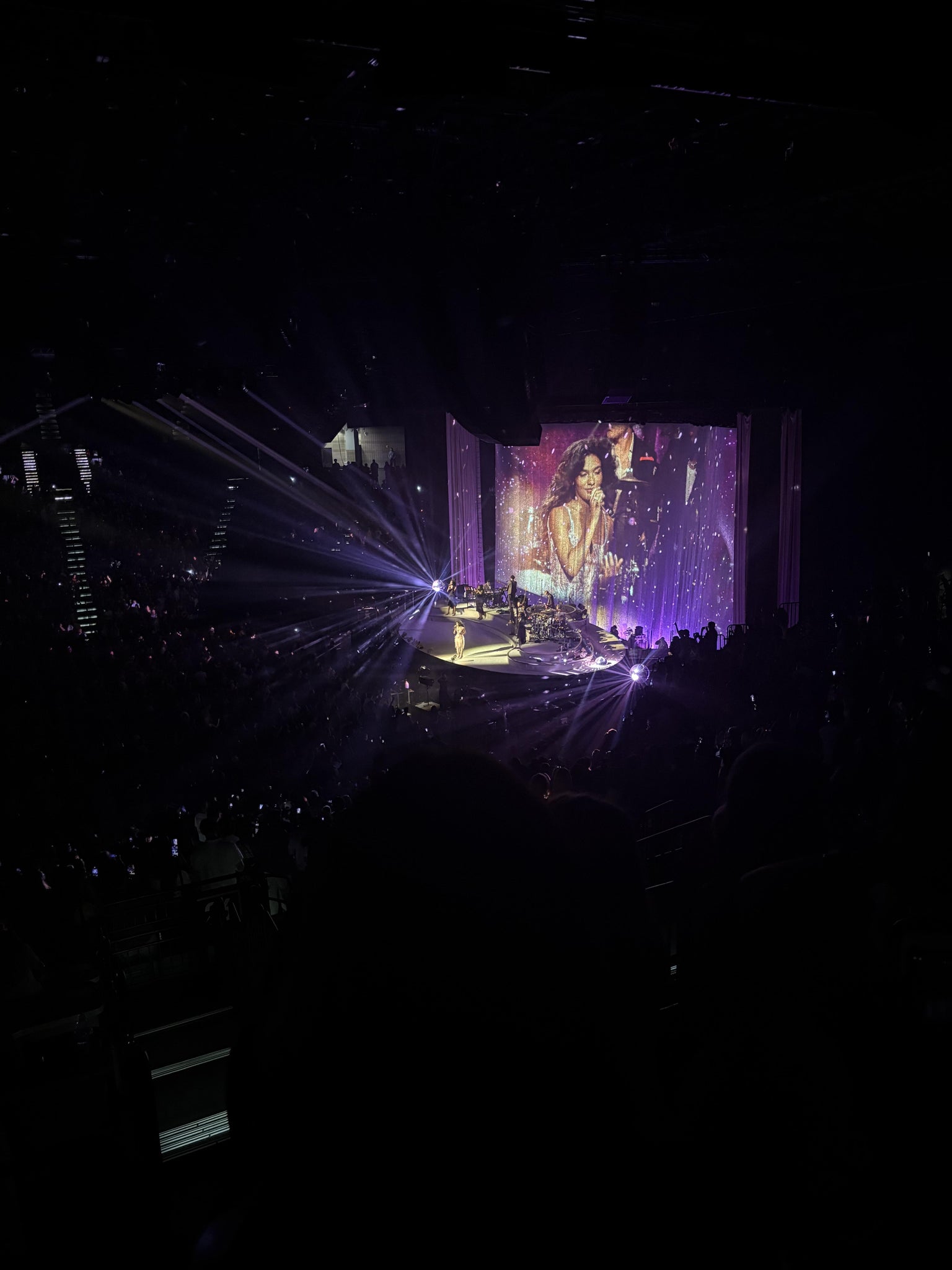 Vue réelle des fans prise de la Section 226 au site MGM Grand Garden Arena par Yavet M