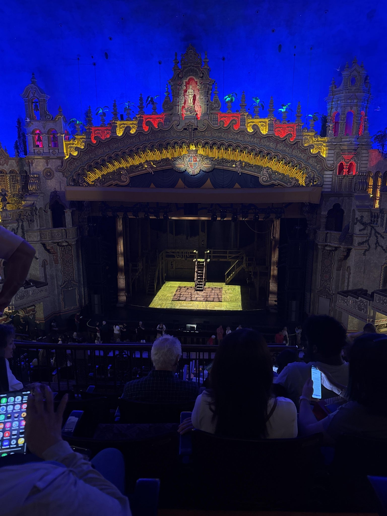 Vue réelle des fans prise de la Mezzanine Center au site Majestic Theatre San Antonio par Selfina V