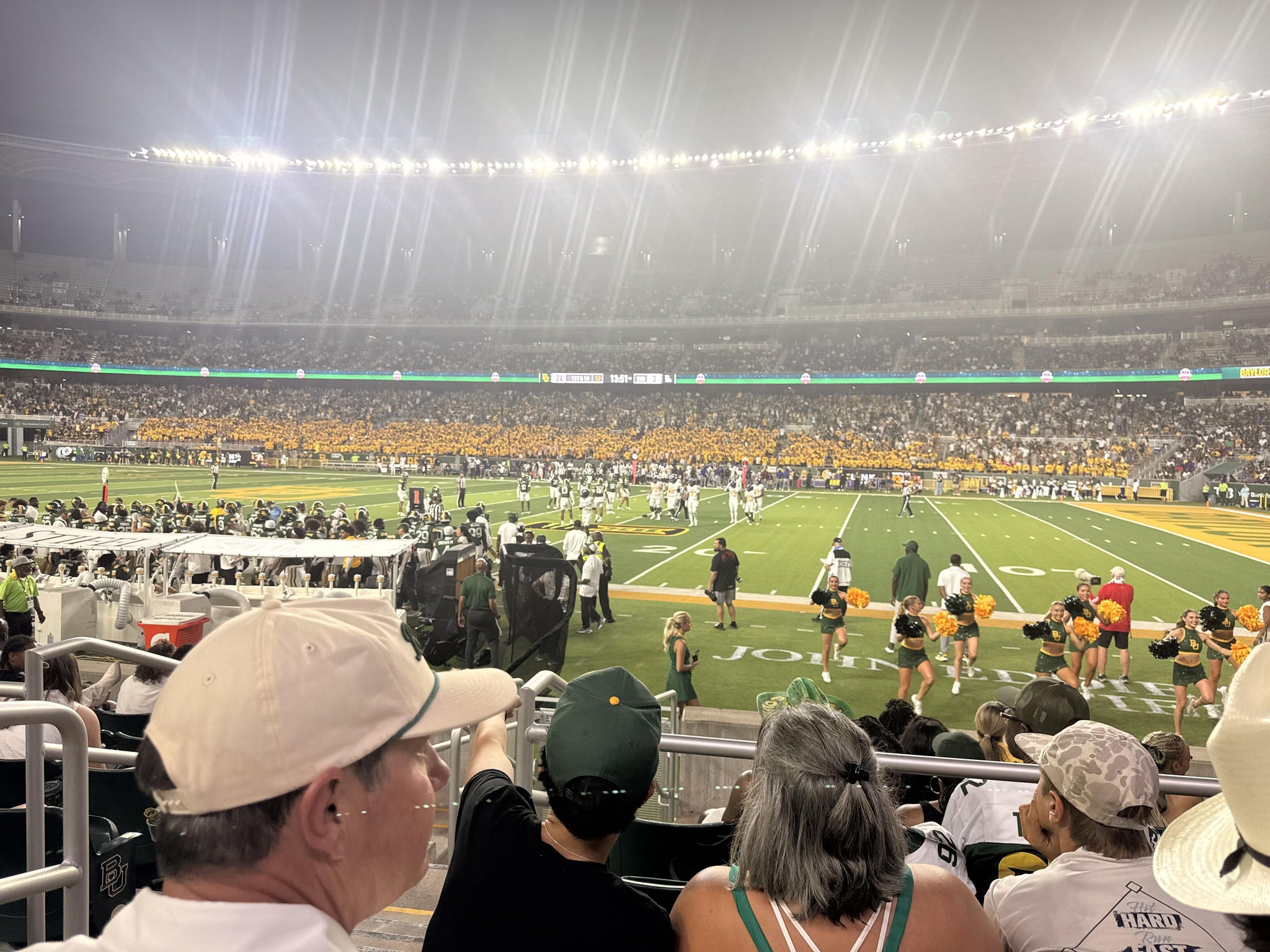 Vue réelle des fans prise de la Section 103 au site McLane Stadium par Anonymous User