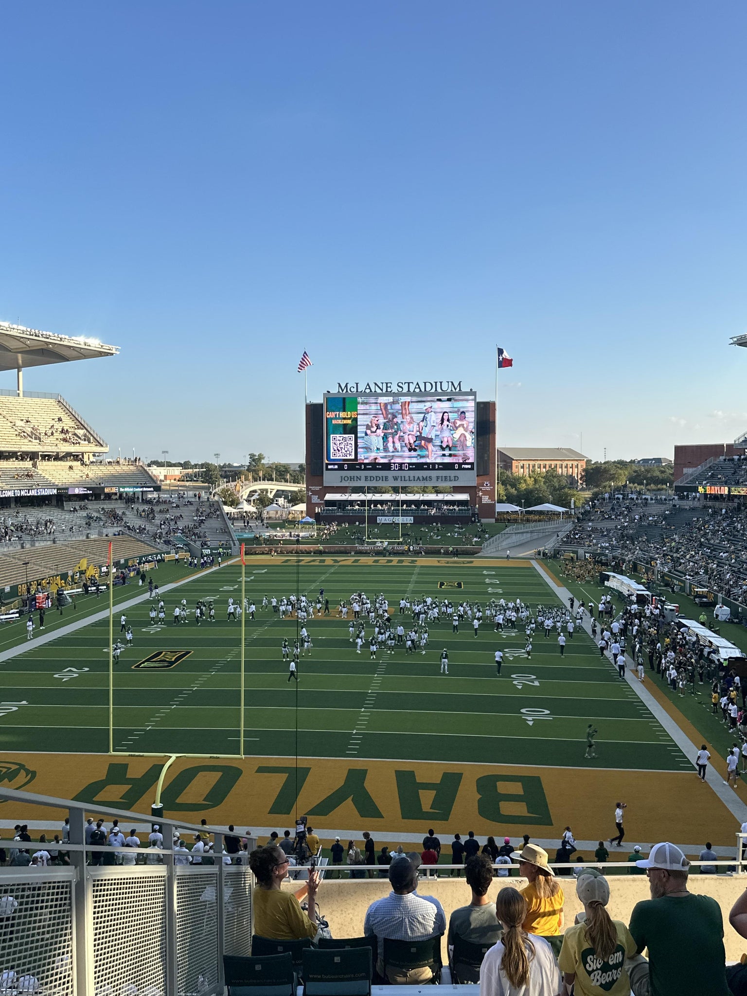 Vue réelle des fans prise de la Section 215 A au site McLane Stadium par Juan E