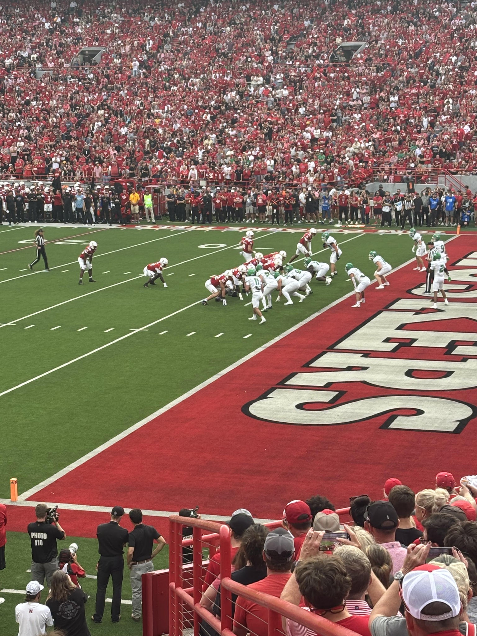 Vue réelle des fans prise de la Section 1 au site Memorial Stadium Nebraska par Chad C