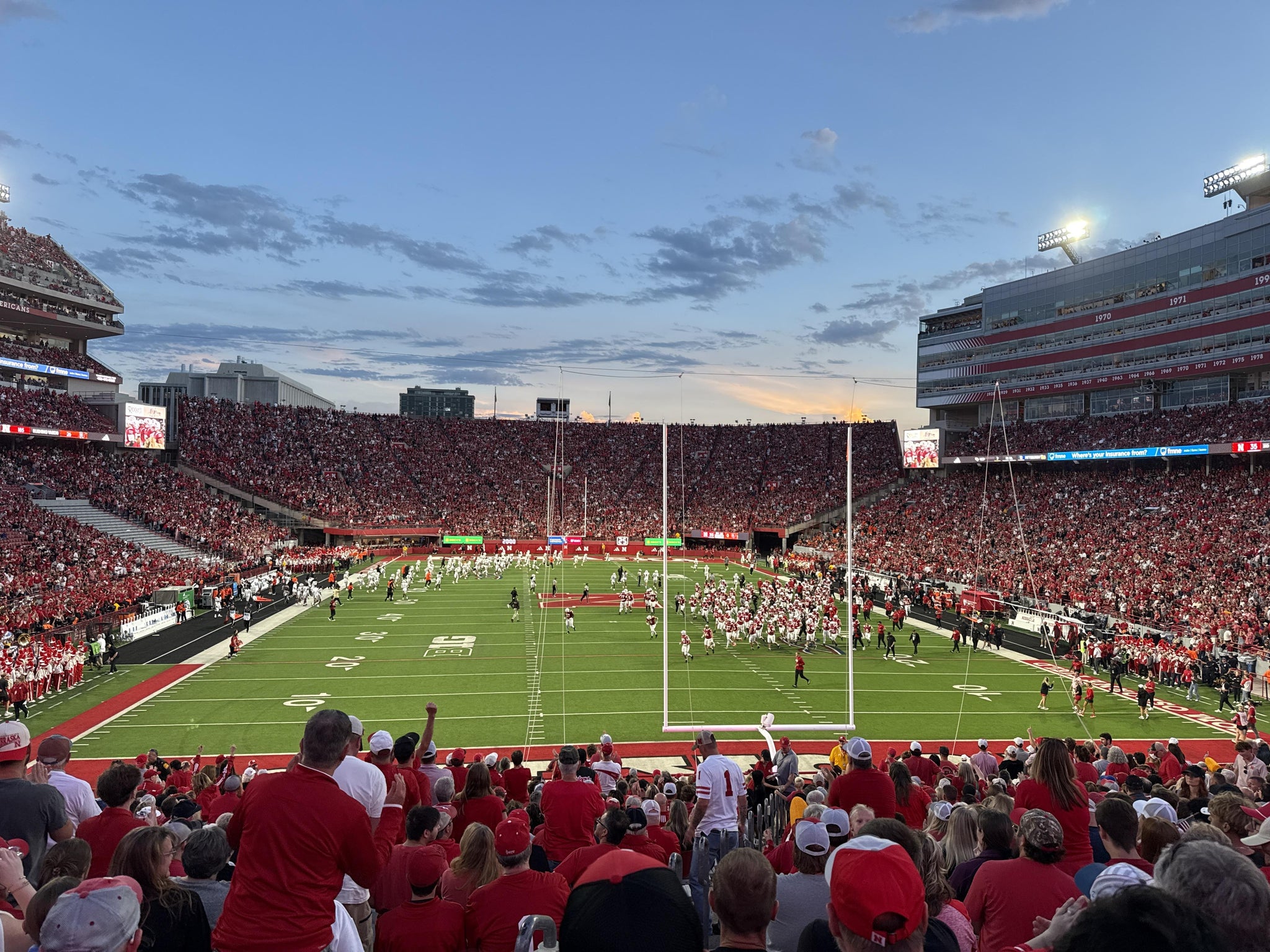 Vue réelle des fans prise de la Section 36 au site Memorial Stadium Nebraska par Brian O