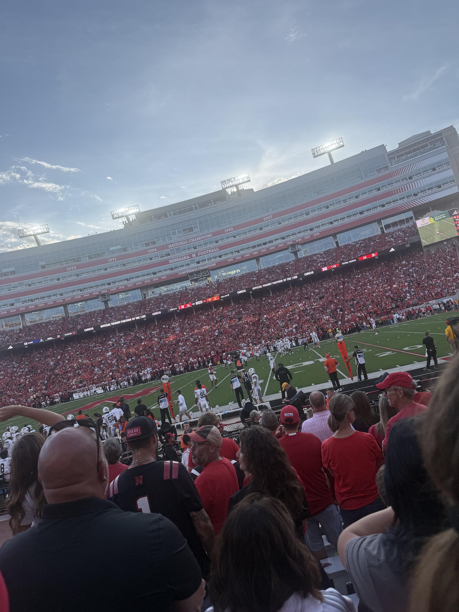 Vue réelle des fans prise de la Section 4 au site Memorial Stadium Nebraska par Carter P