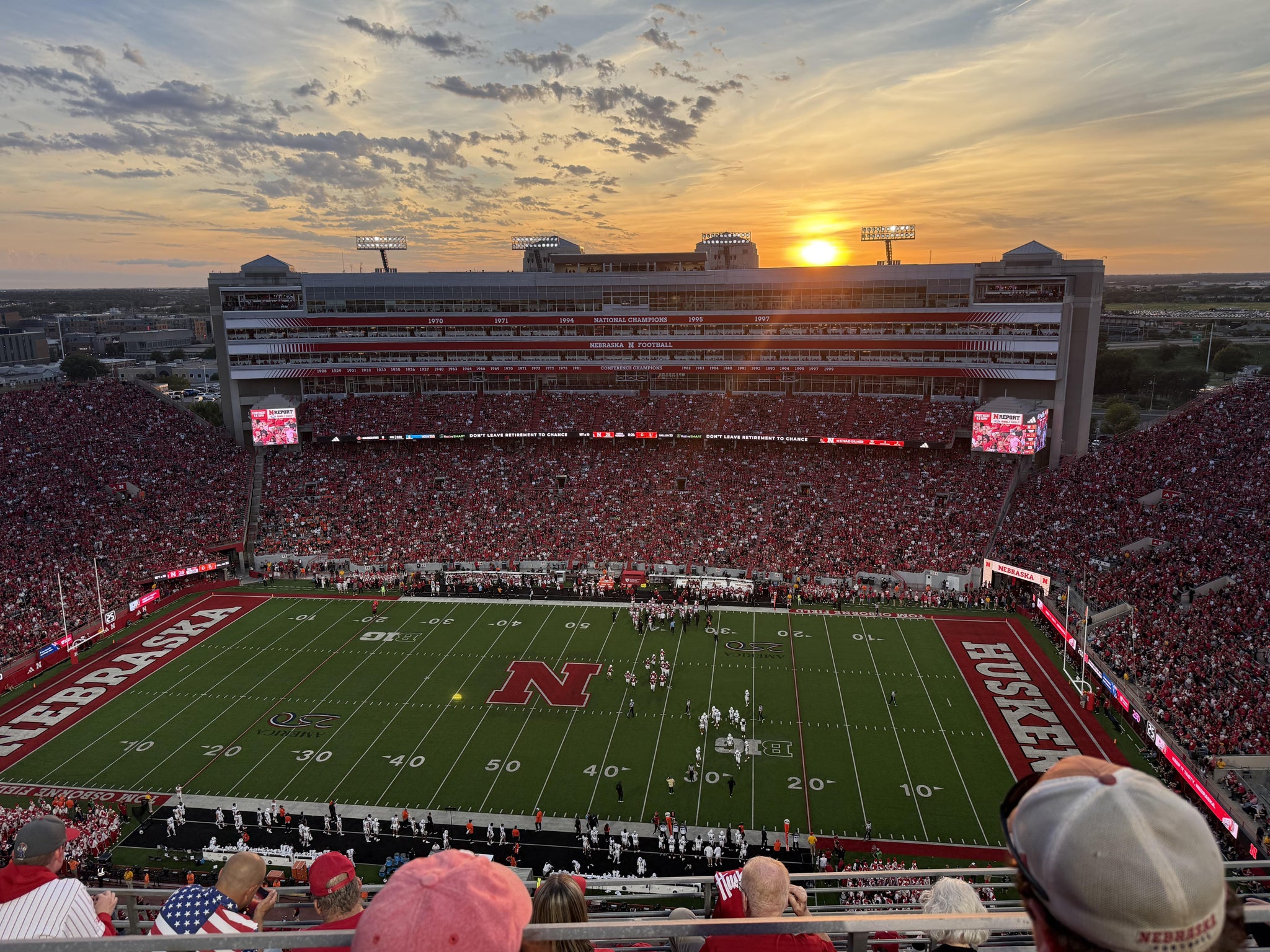 Vue réelle des fans prise de la Section 605 au site Memorial Stadium Nebraska par Brent R