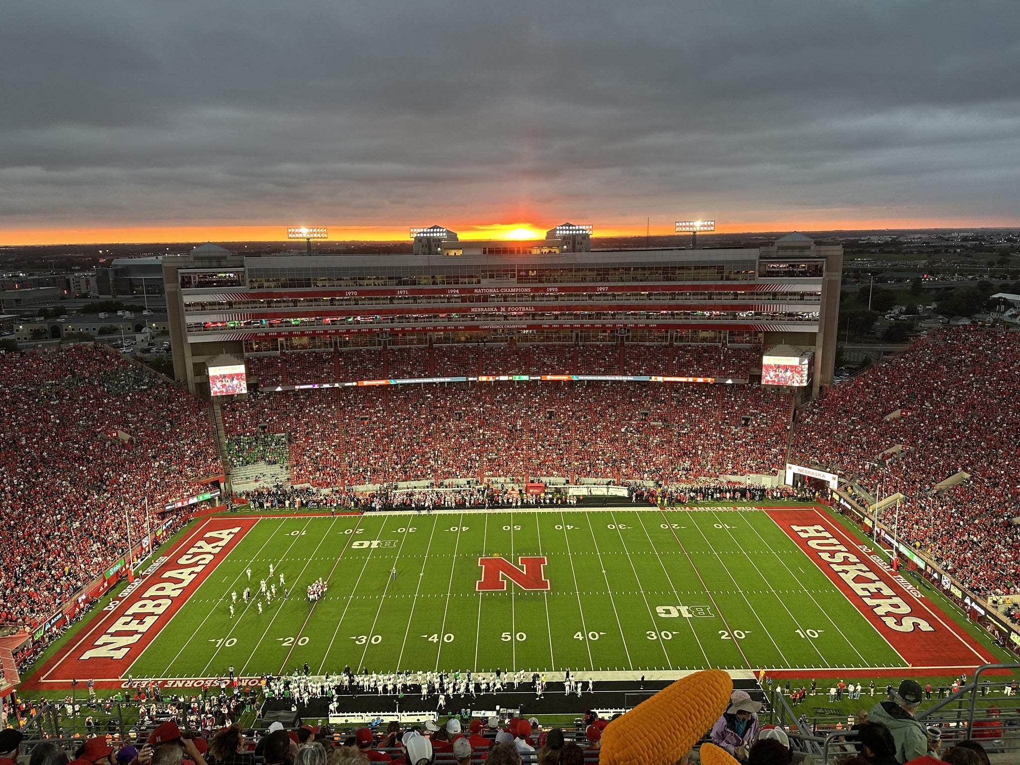 Vue réelle des fans prise de la Section 607 au site Memorial Stadium Nebraska par Richard J
