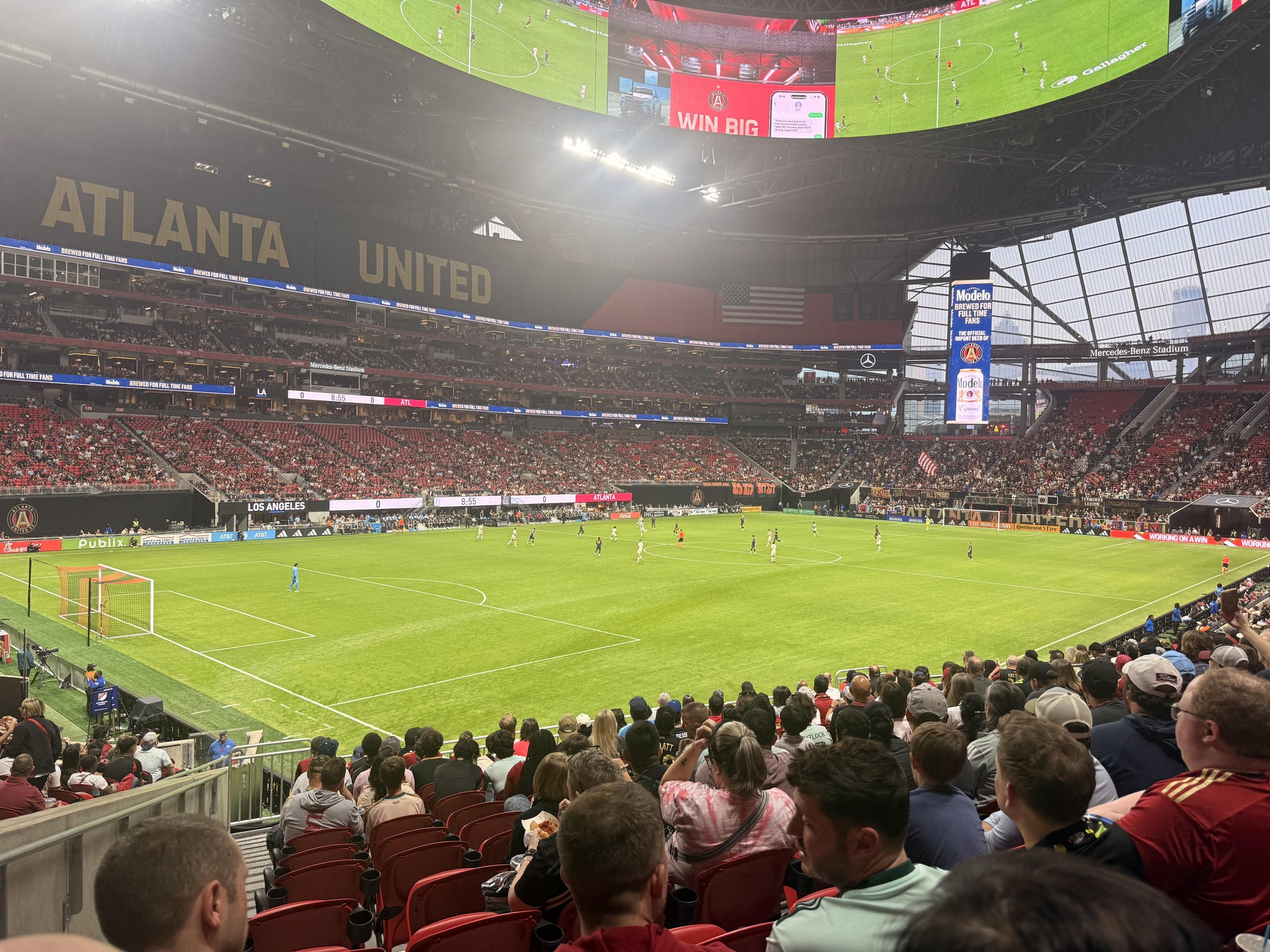 Vue réelle des fans prise de la Section 115 au site Mercedes-Benz Stadium par Nico S