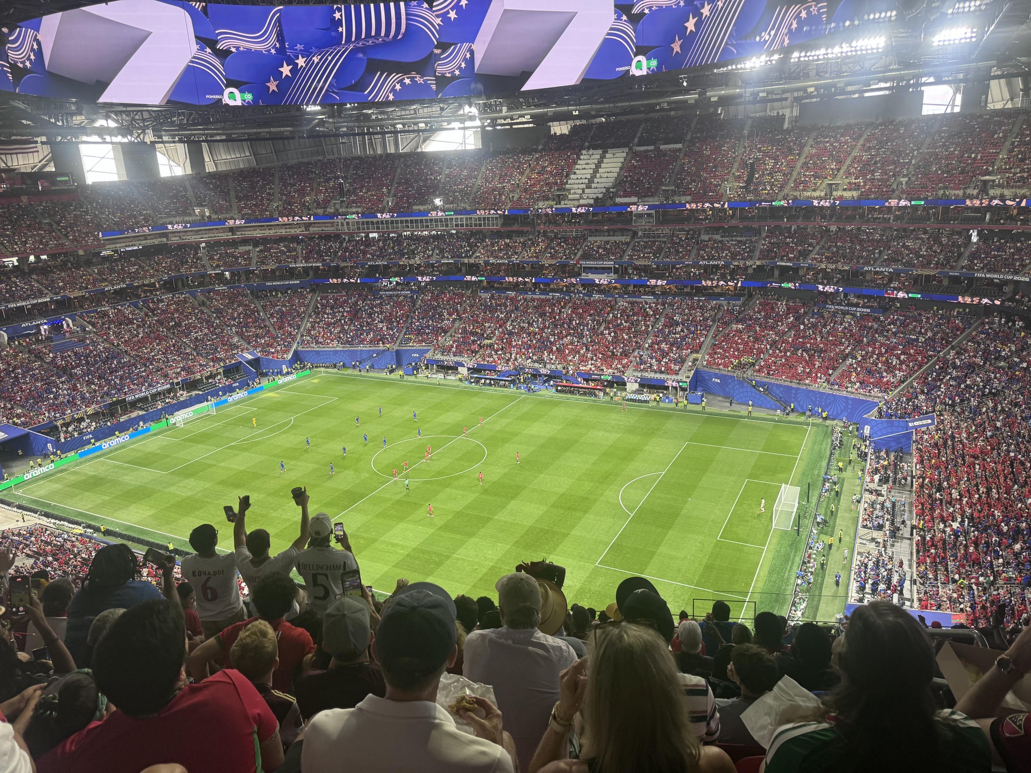 Vue réelle des fans prise de la Section 307 au site Mercedes-Benz Stadium par Valeria G