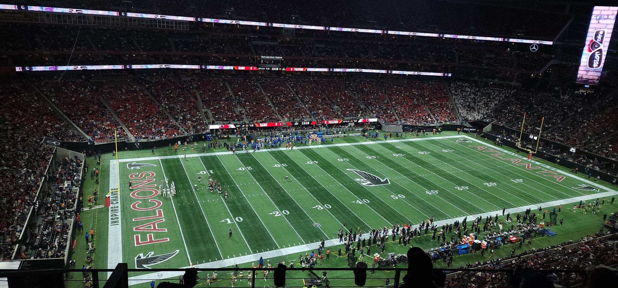 Vue réelle des fans prise de la Section 316 au site Mercedes-Benz Stadium par Bryan M