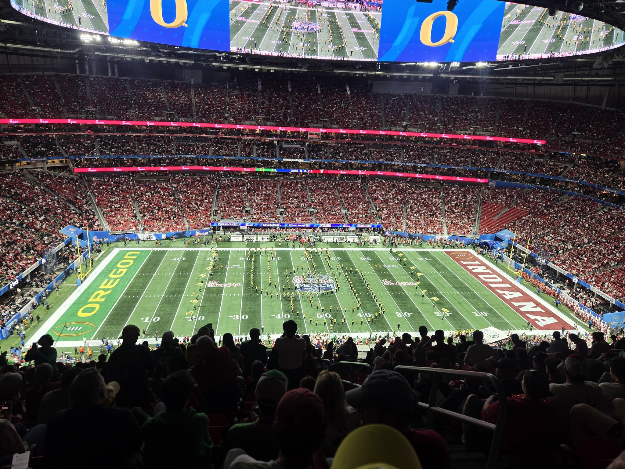 Vue réelle des fans prise de la Section 341 au site Mercedes-Benz Stadium par Krista M