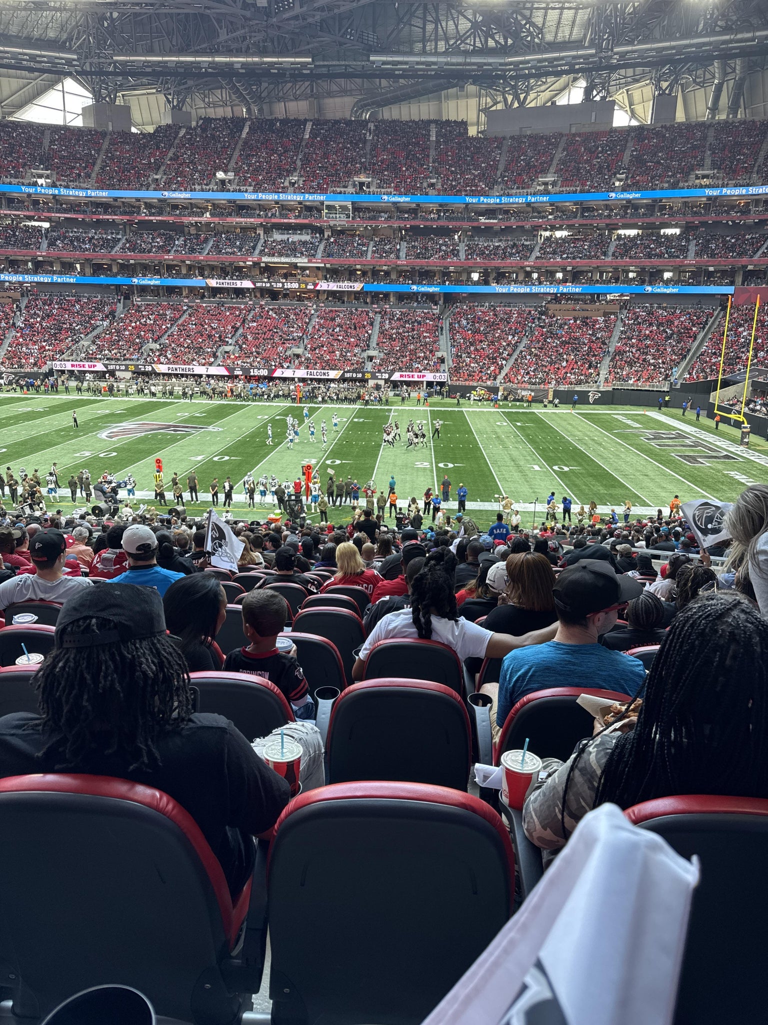 Vue réelle des fans prise de la Club 126 au site Mercedes-Benz Stadium par Tomeka F