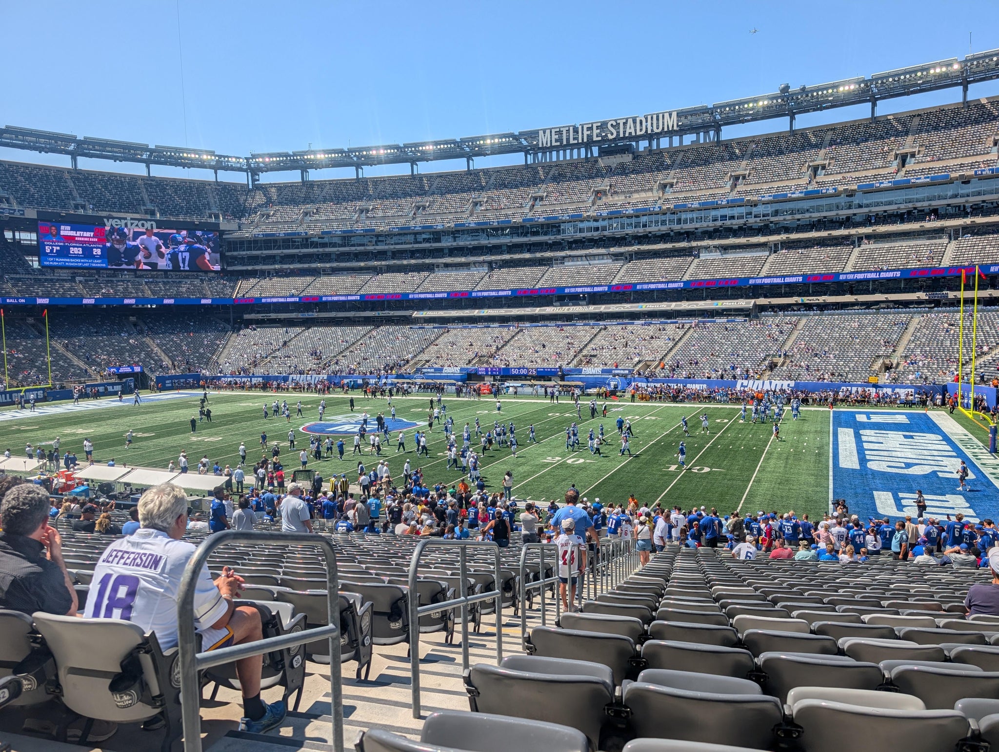 Vue réelle des fans prise de la Section 109 au site MetLife Stadium par Anonymous User