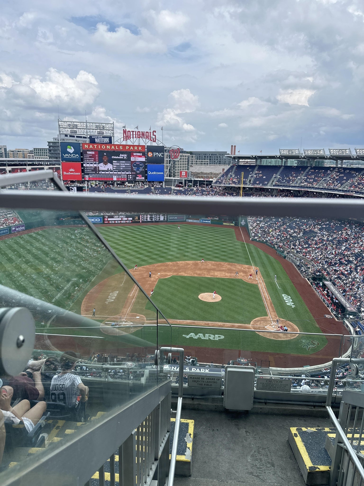 Vue réelle des fans prise de la Section 409 au site Nationals Park par Anonymous User