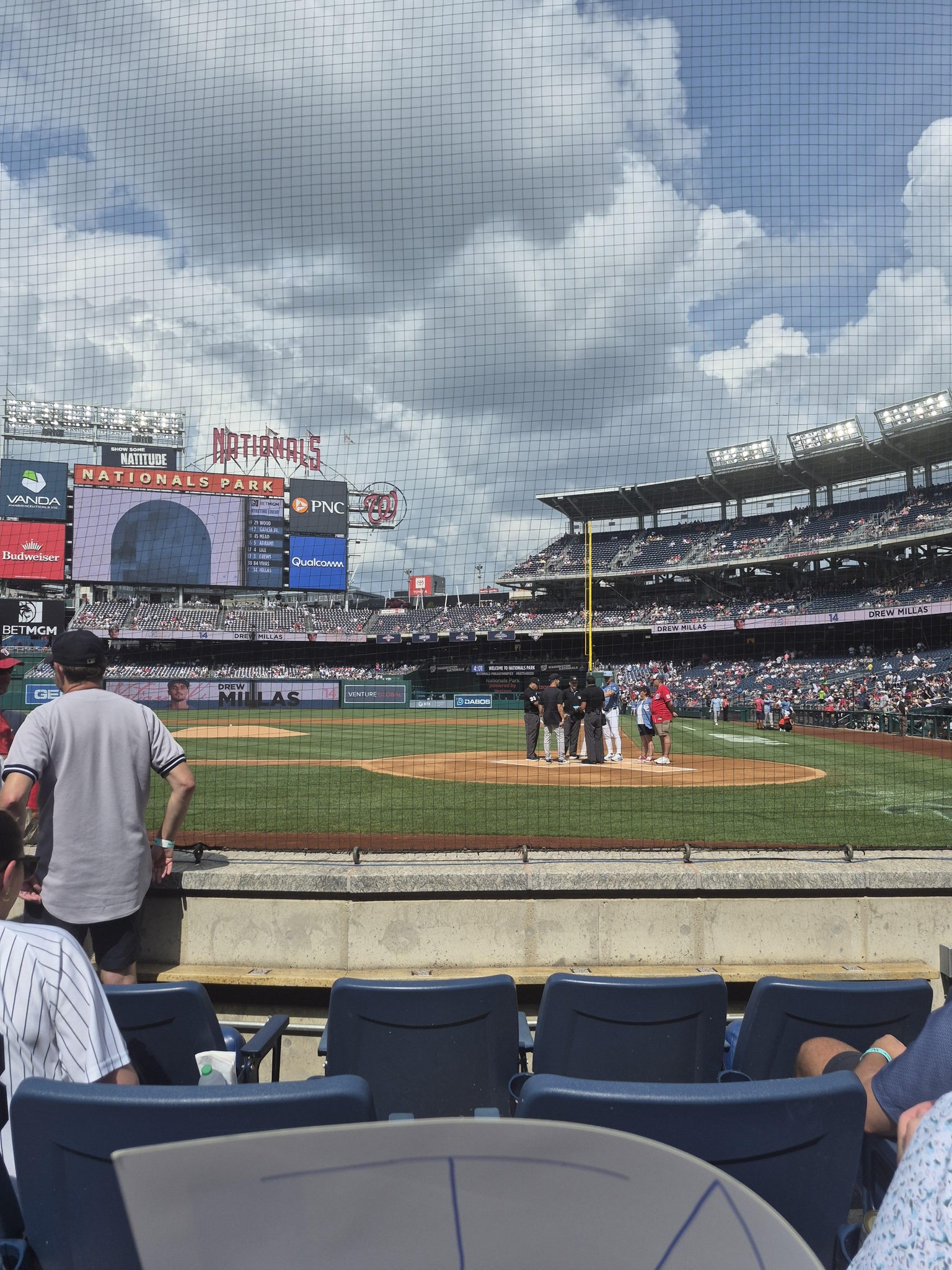 Vue réelle des fans prise de la Terra Club A au site Nationals Park par Anonymous User