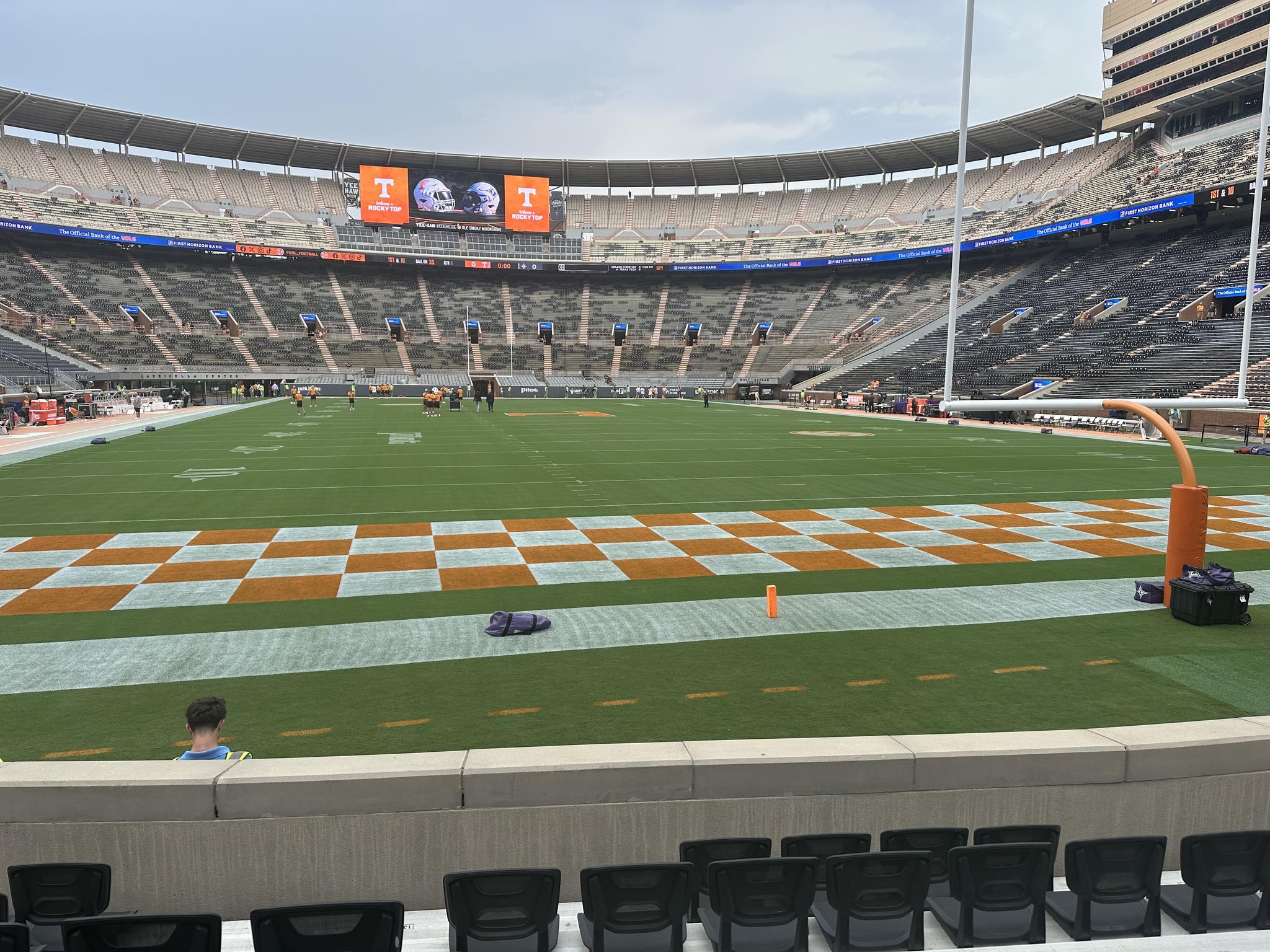 Vue réelle des fans prise de la Section M au site Neyland Stadium par Crystal F