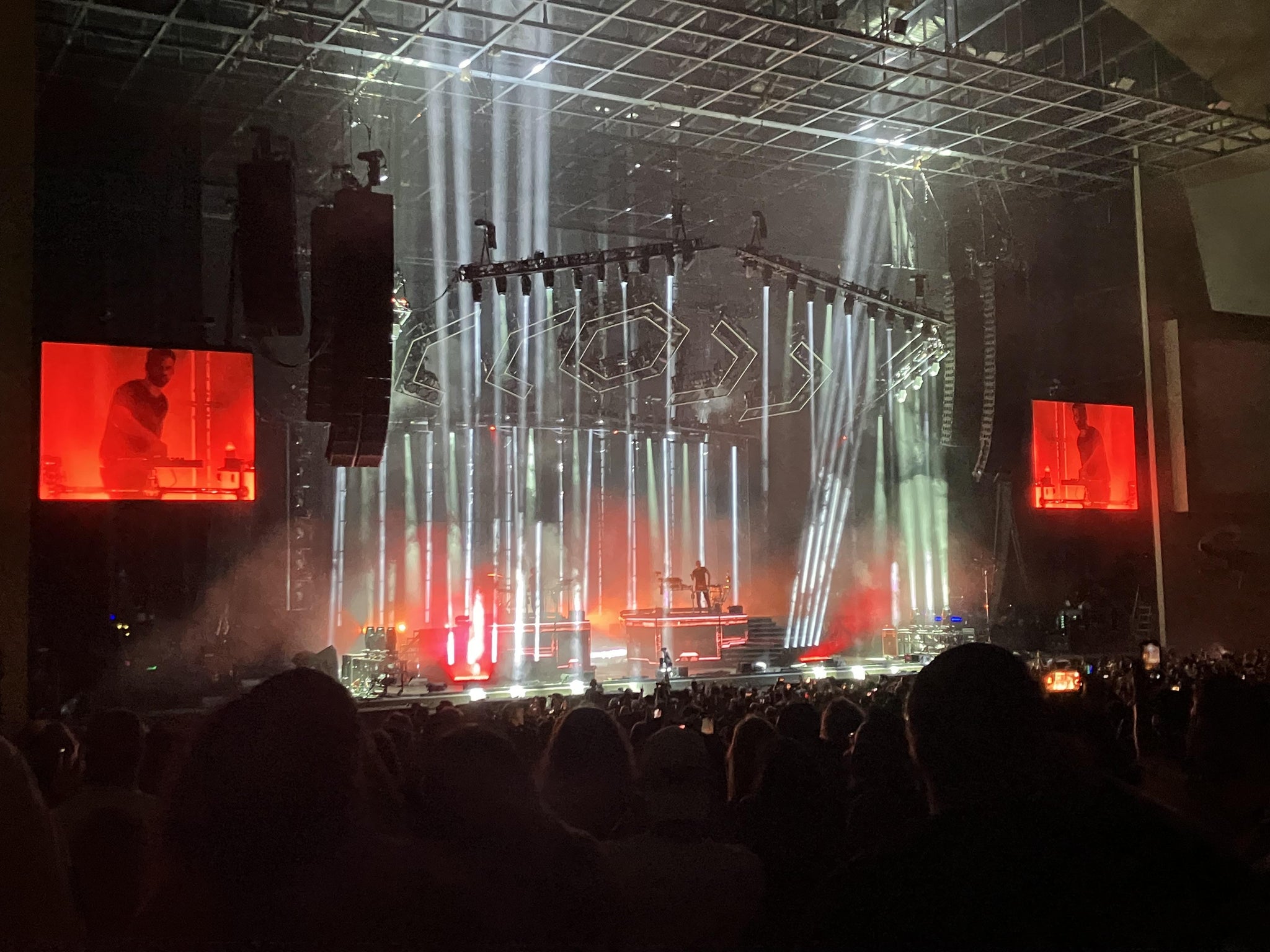 Vue réelle des fans prise de la Section 103 Box au site North Island Credit Union Amphitheatre par Michael M