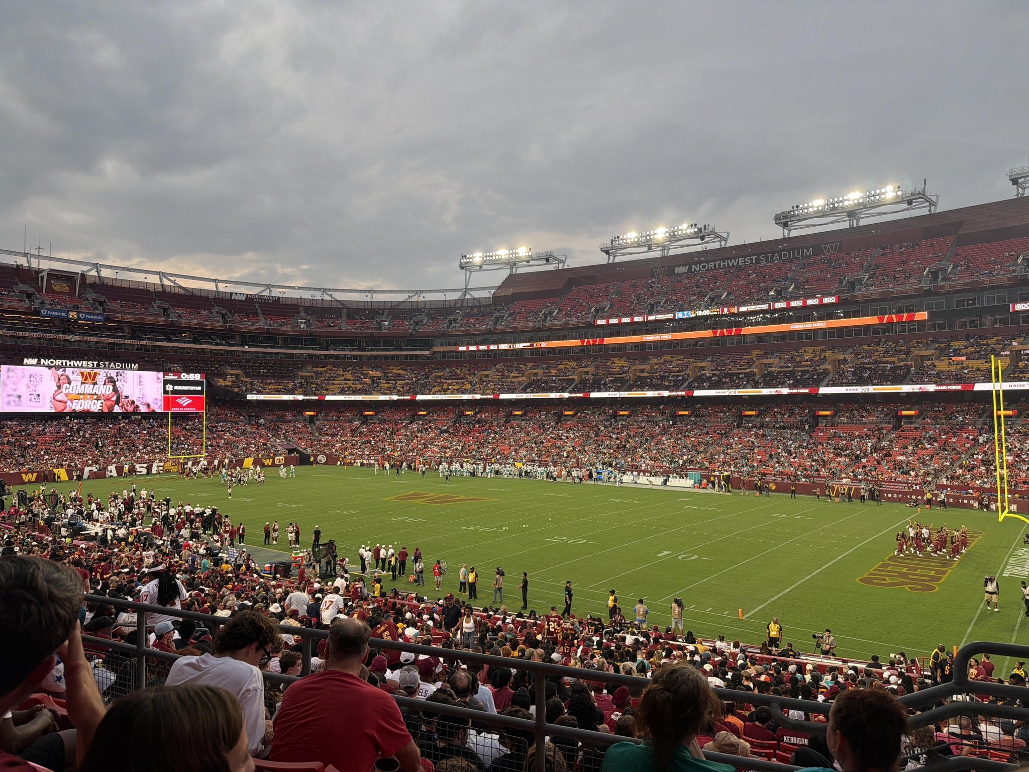 Vue réelle des fans prise de la Section 238 au site Northwest Stadium par Sandra G