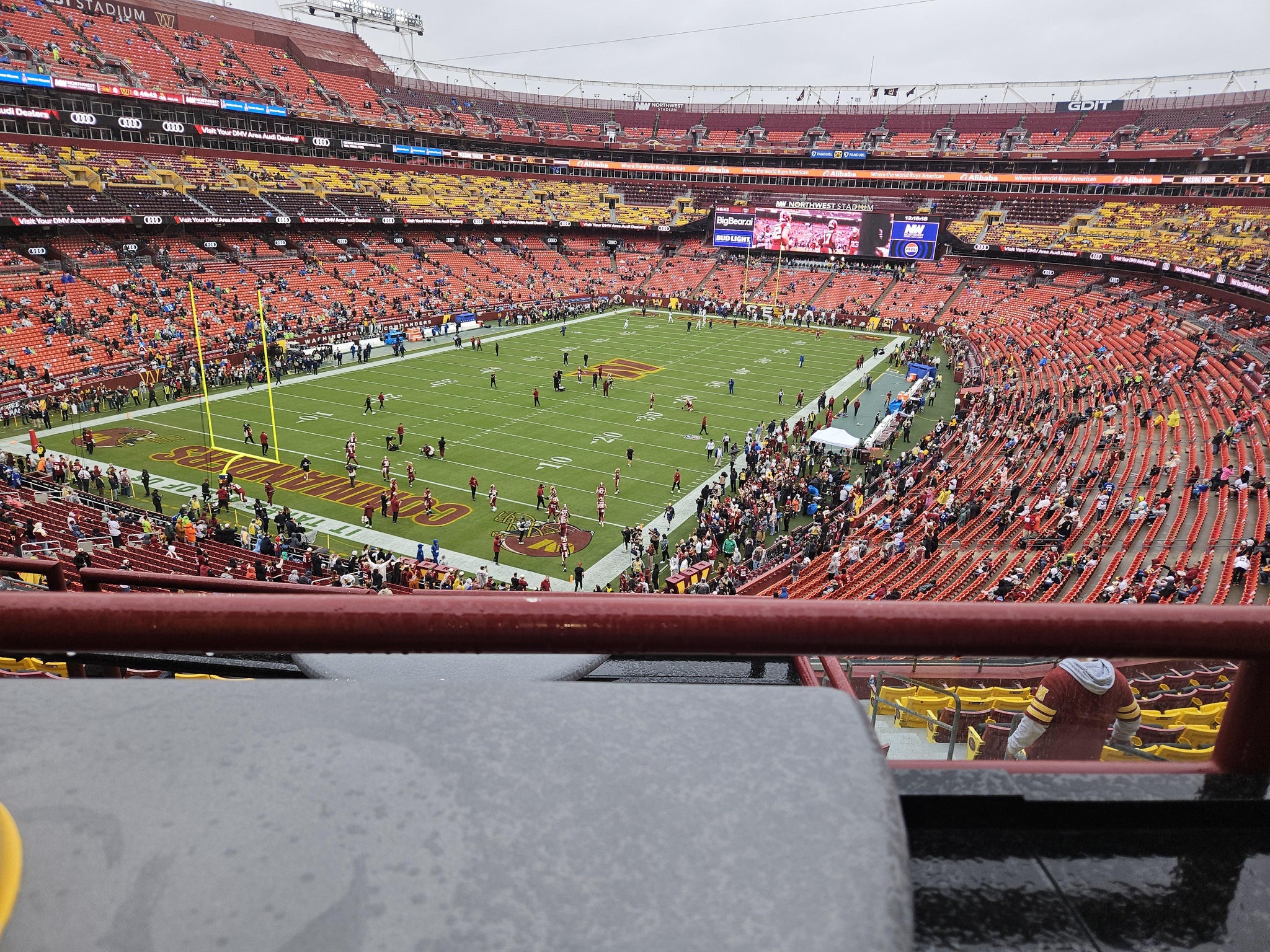 Vue réelle des fans prise de la Terrace Tables 308 au site Northwest Stadium par Jennifer H