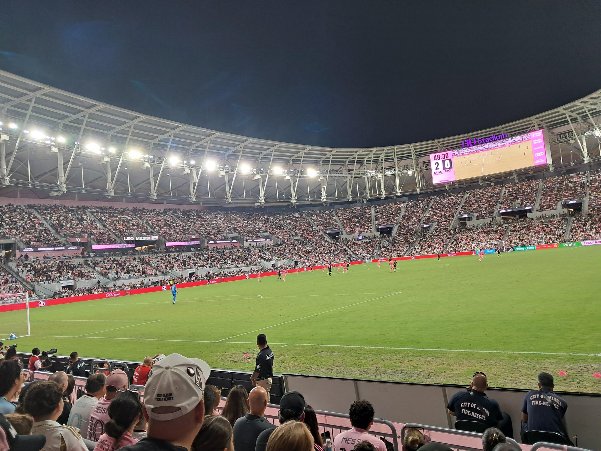 Vue réelle des fans prise de la Section 135 au site Nu Stadium par John G