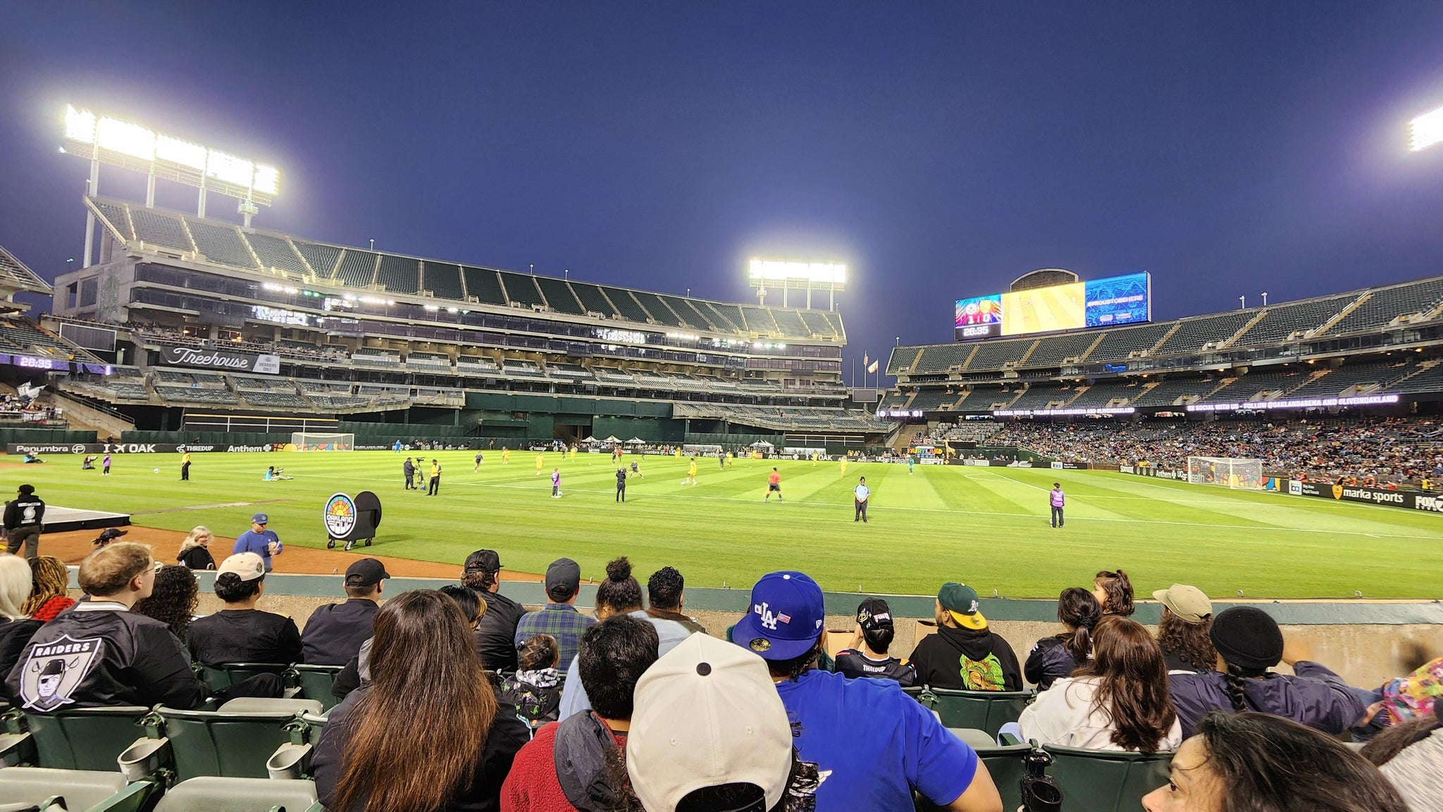 Vue réelle des fans prise de la Front 121 au site Oakland Coliseum par Kevin B