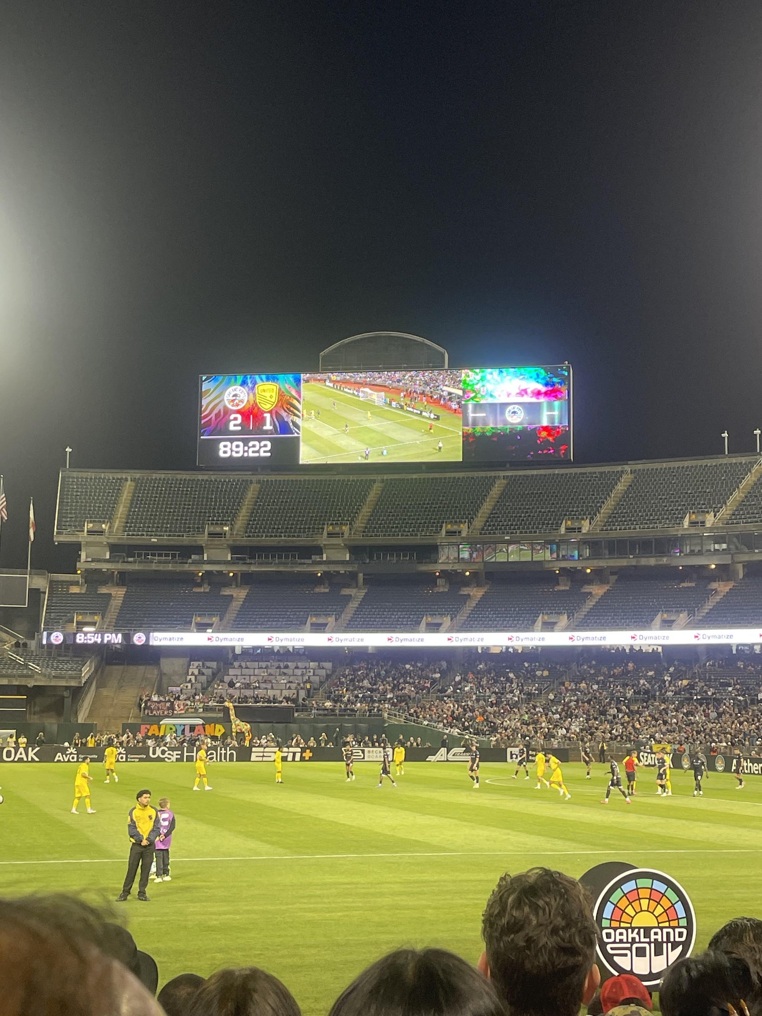 Vue réelle des fans prise de la Front 123 au site Oakland Coliseum par Anonymous User
