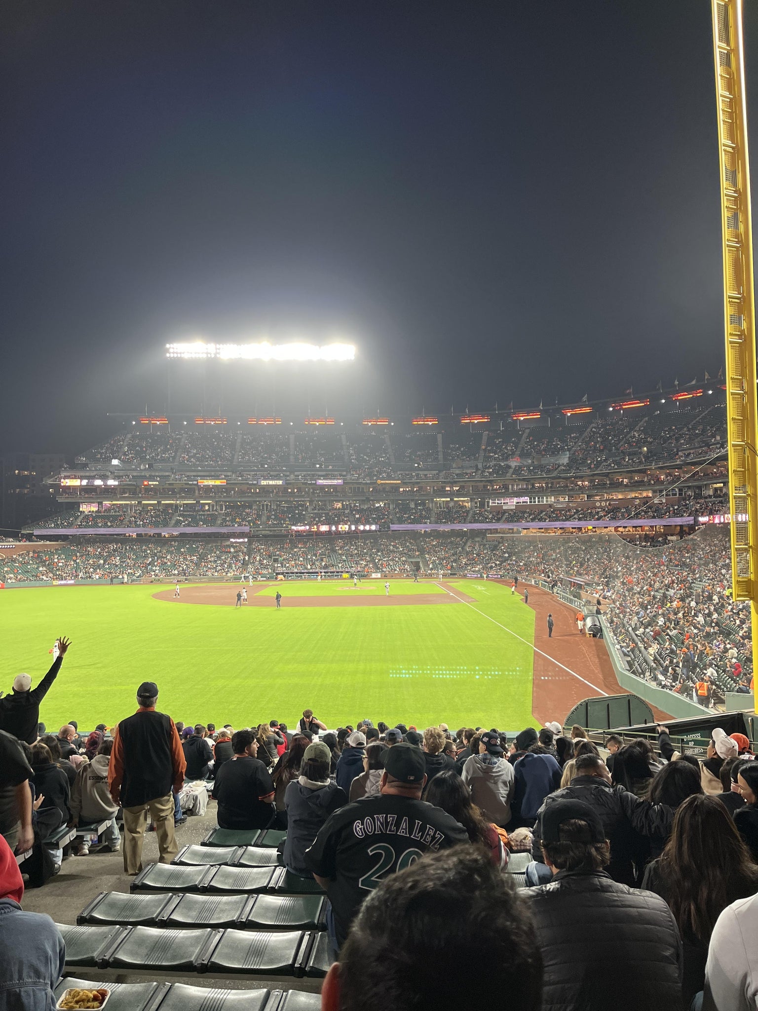 Vue réelle des fans prise de la Bleachers 136 au site Oracle Park par Anonymous User