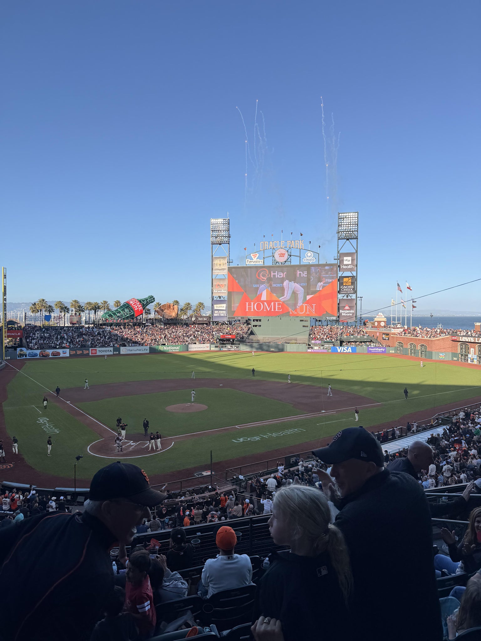 Vue réelle des fans prise de la Club Level 213 au site Oracle Park par Anonymous User