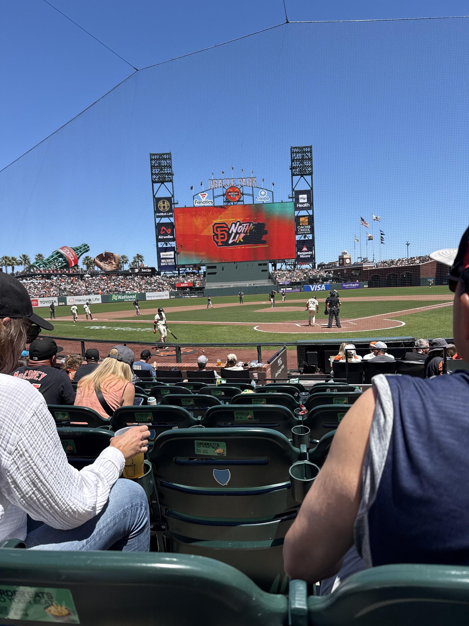Vue réelle des fans prise de la Field Club 117 au site Oracle Park par Enrique H