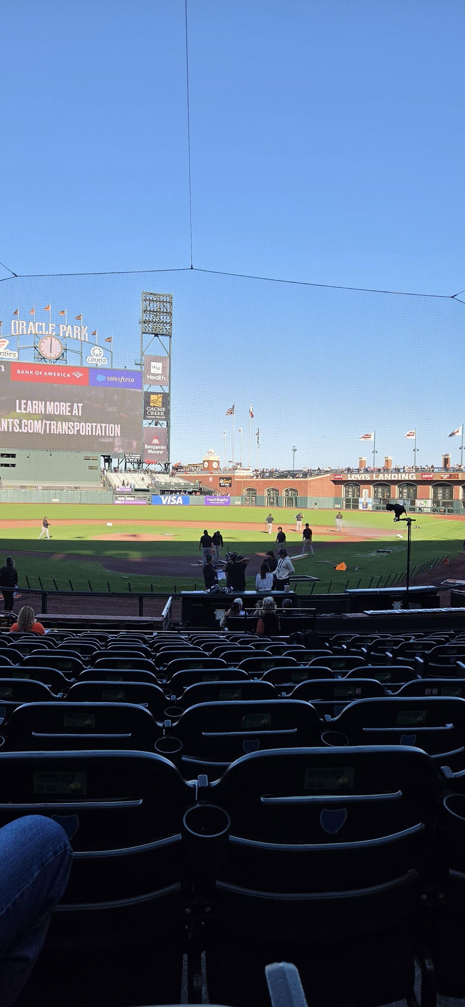 Vue réelle des fans prise de la Field Club 117 au site Oracle Park par Carrie M