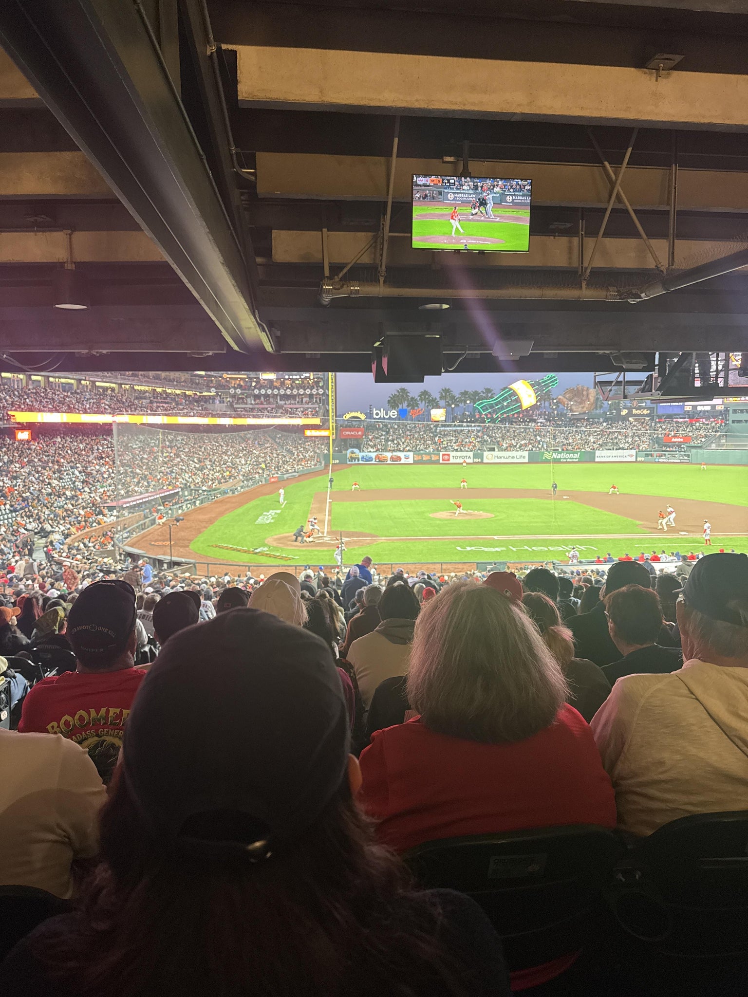 Vue réelle des fans prise de la Lower Box 110 au site Oracle Park par Javier M