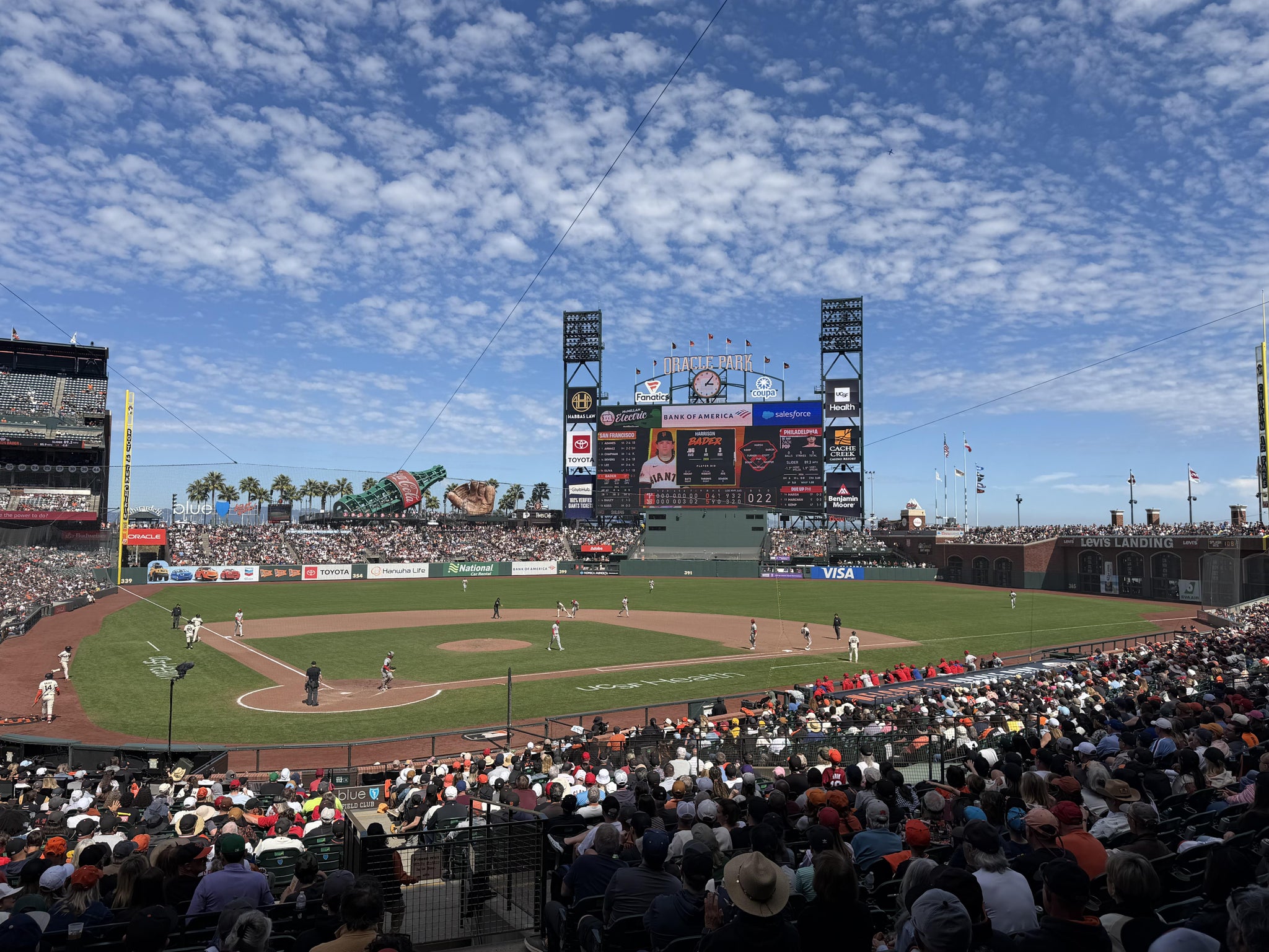 Vue réelle des fans prise de la Lower Box 113 au site Oracle Park par Gregory D