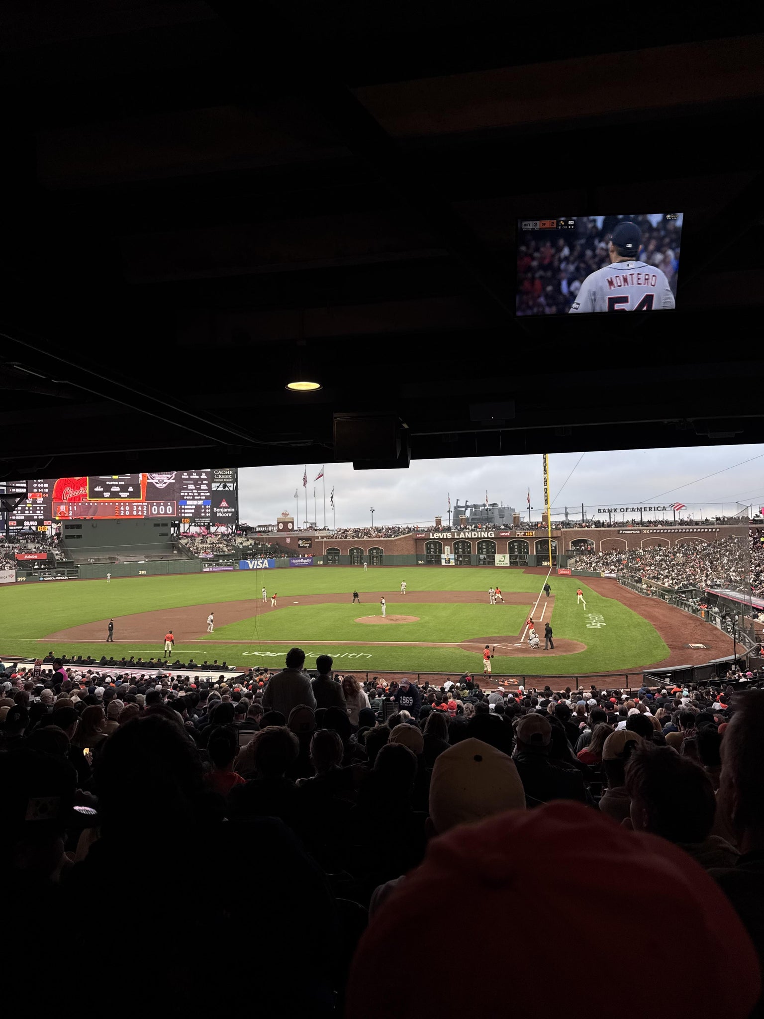 Vue réelle des fans prise de la Lower Box 119 au site Oracle Park par Jillian T