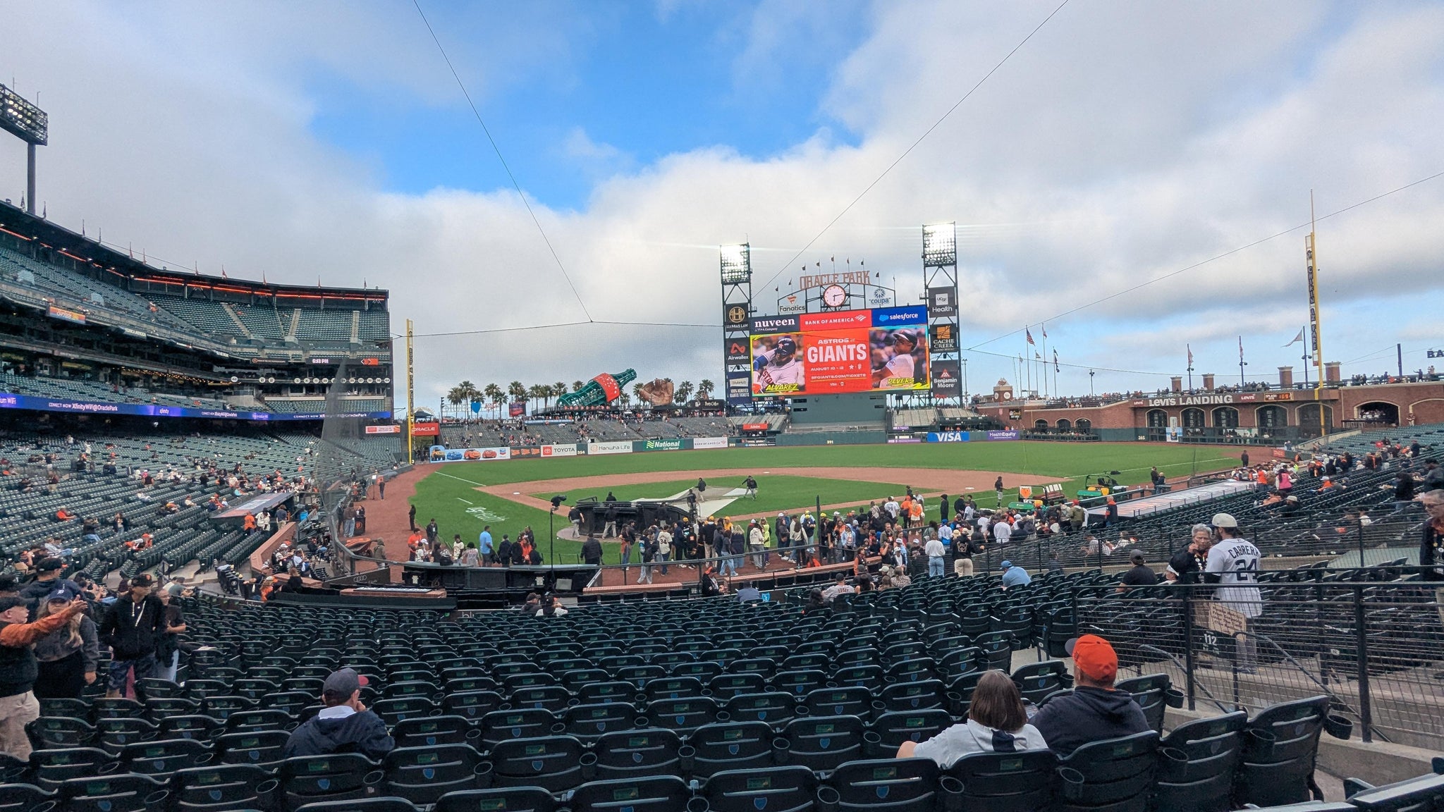 Vue réelle des fans prise de la Premium Lower Box 113 au site Oracle Park par Chris H
