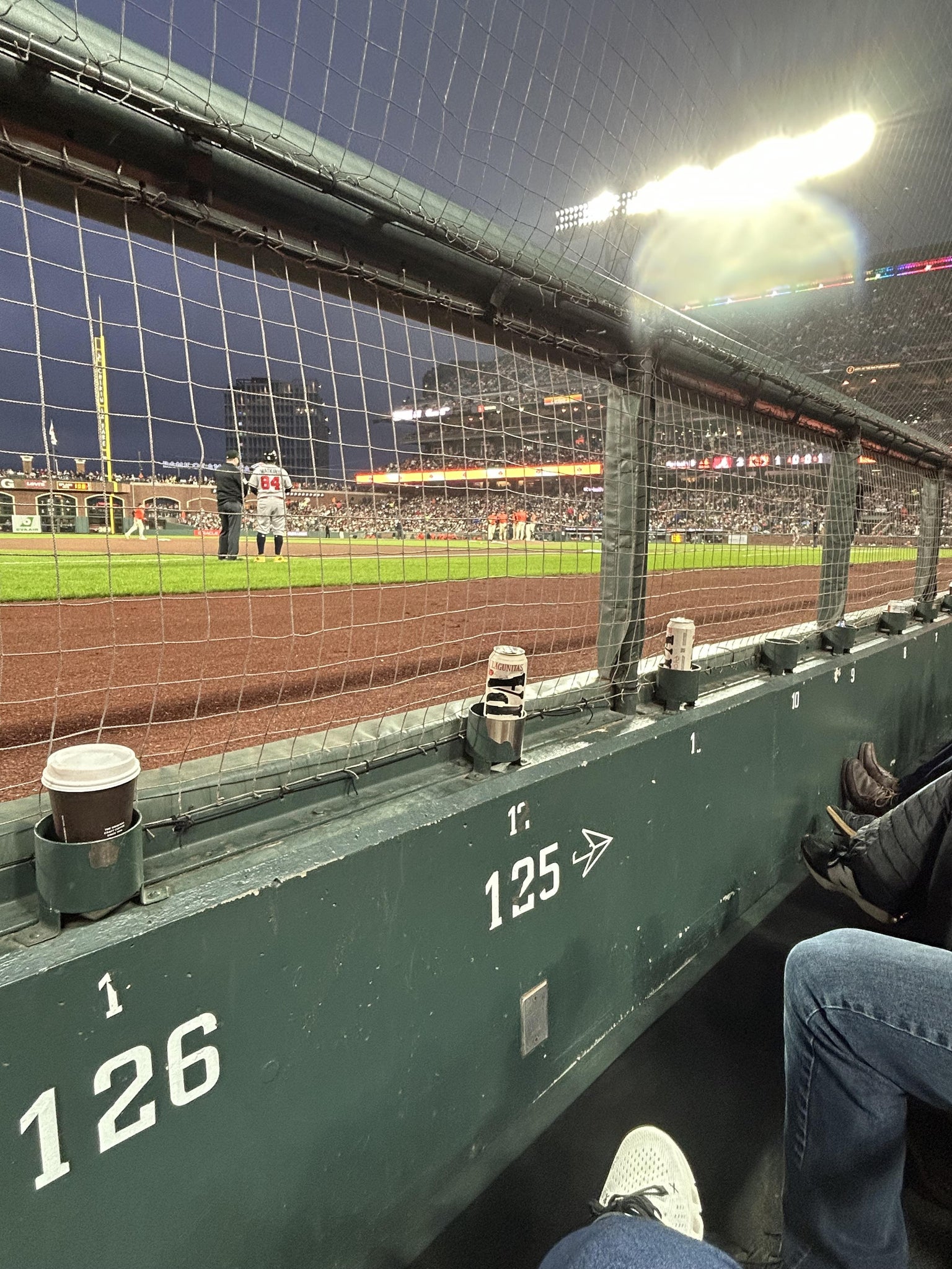 Vue réelle des fans prise de la Premium Lower Box 126 au site Oracle Park par Christina R