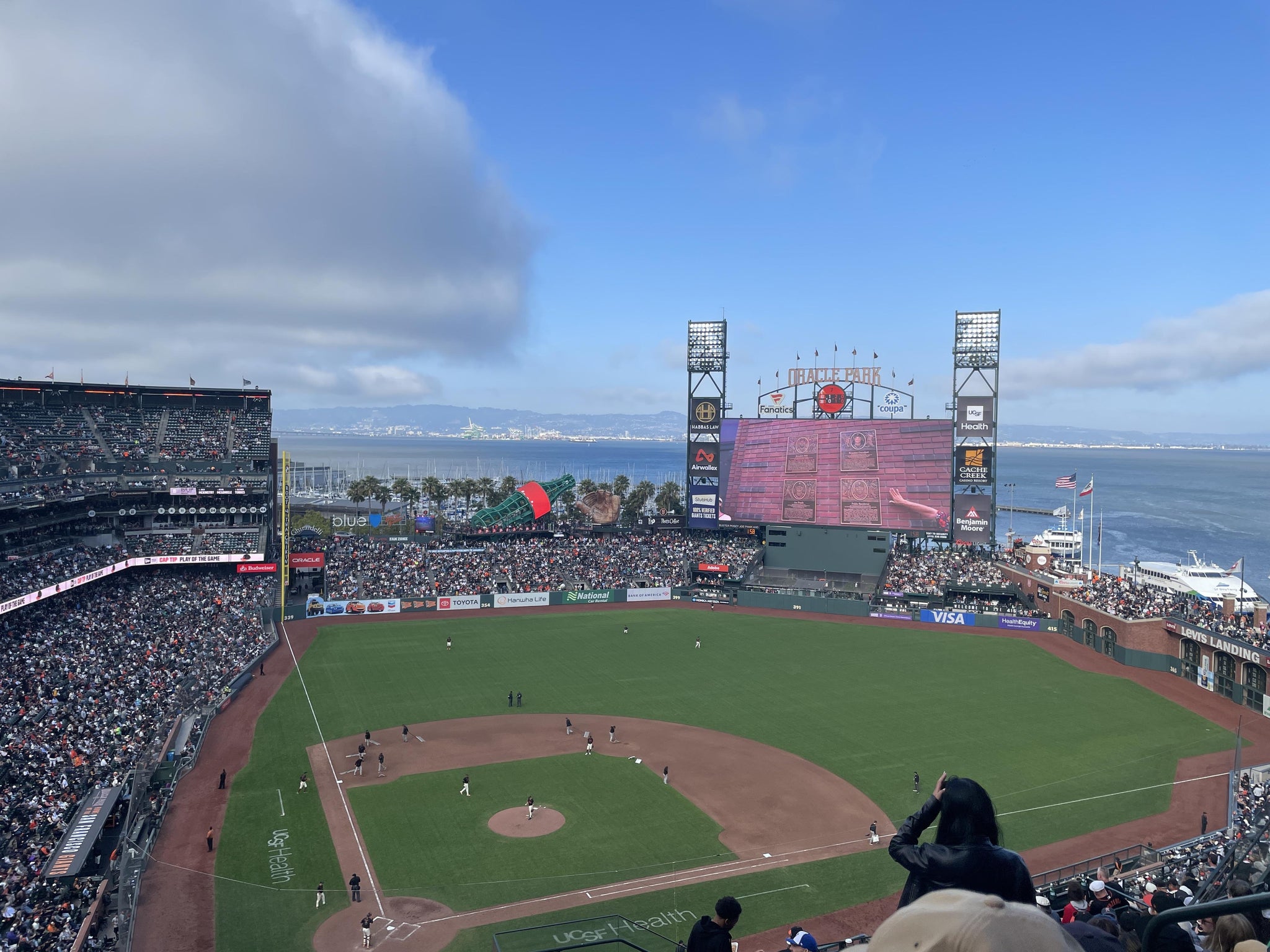 Vue réelle des fans prise de la View Reserved 312 au site Oracle Park par Alastair M
