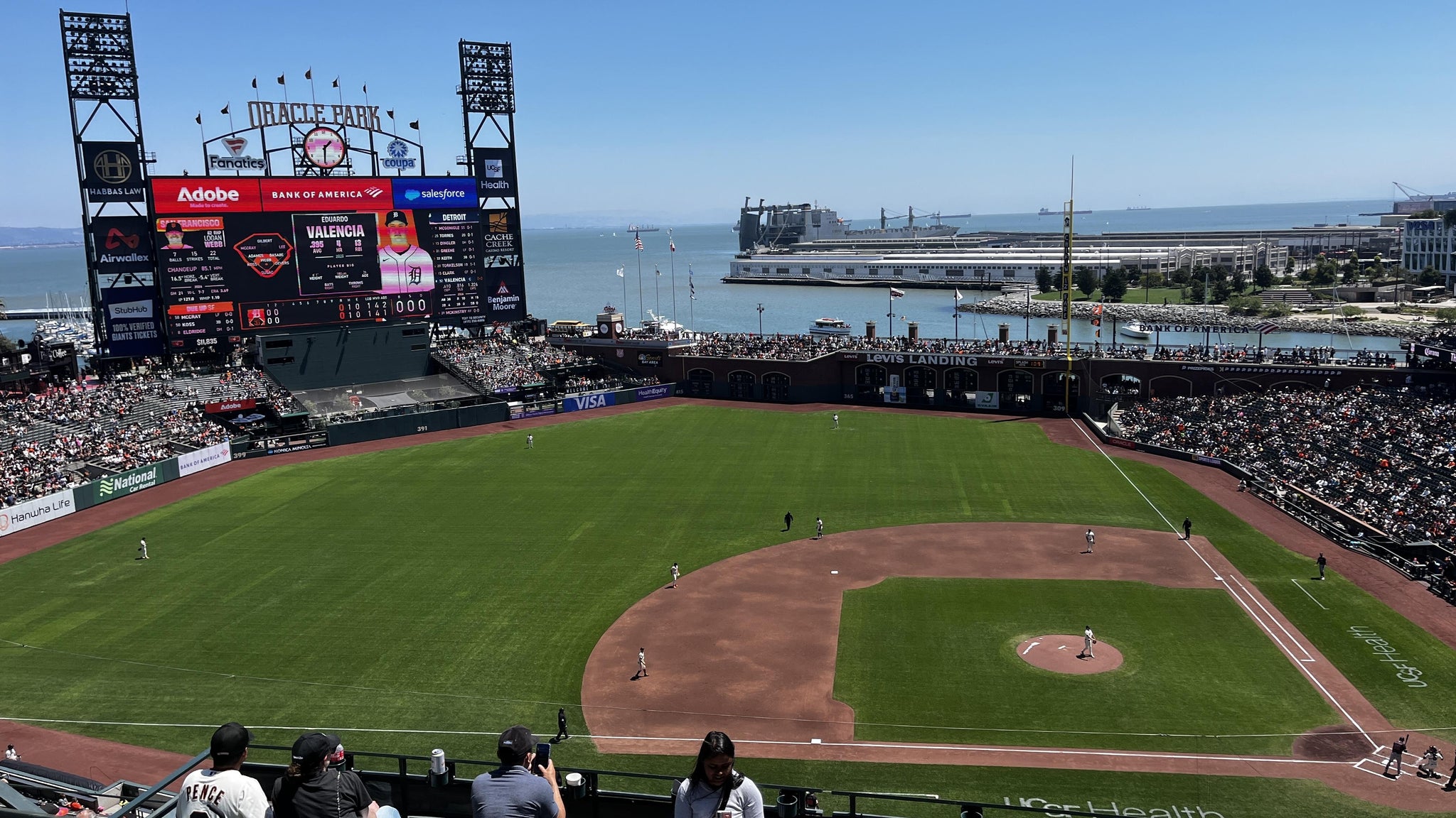 Vue réelle des fans prise de la View Reserved 323 au site Oracle Park par Christopher S