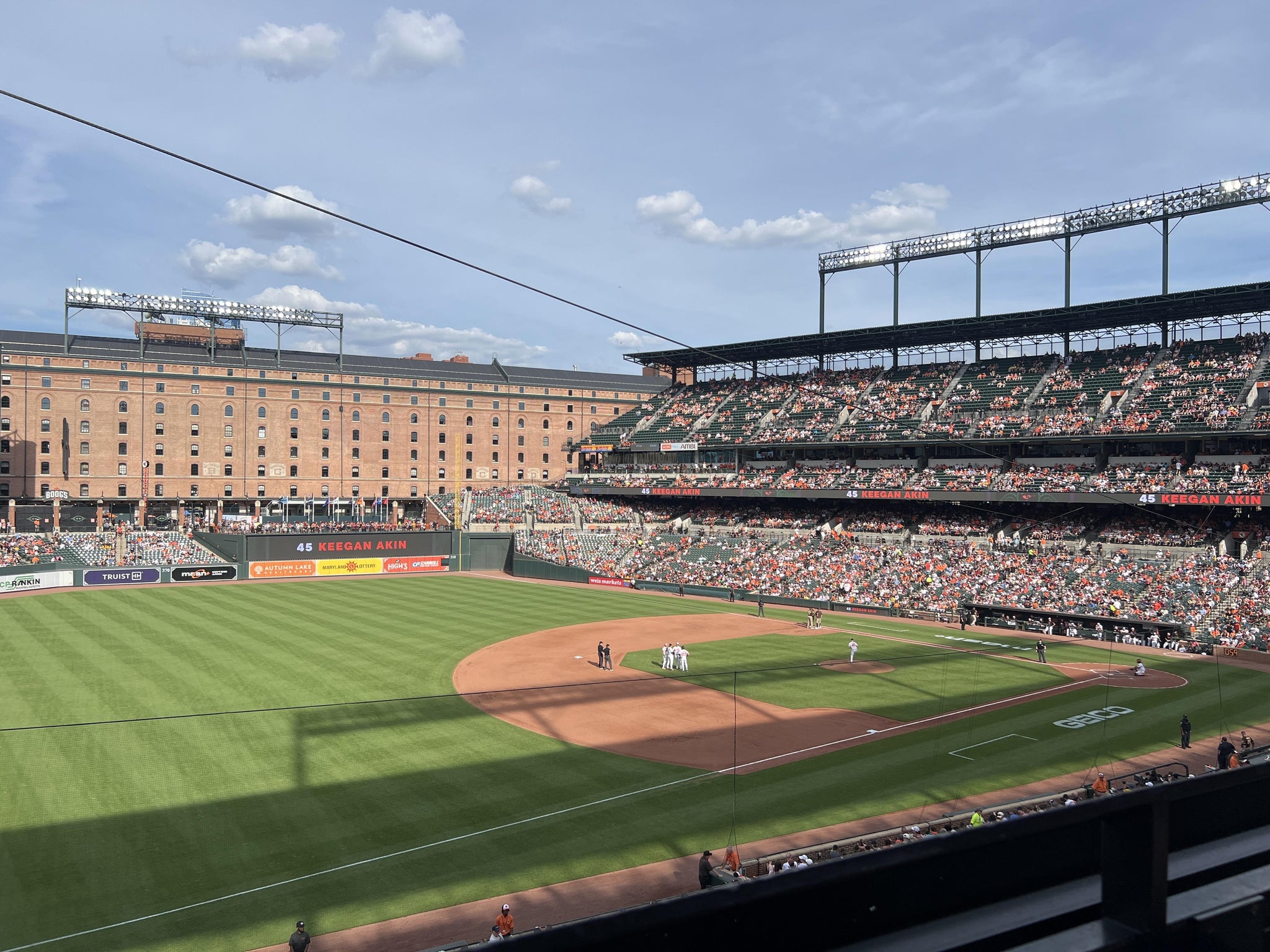 Vue réelle des fans prise de la Section 258 au site Oriole Park at Camden Yards par Sydney H