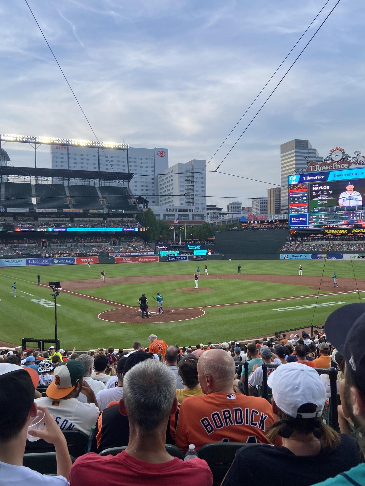 Vue réelle des fans prise de la Section 34 au site Oriole Park at Camden Yards par Renata C