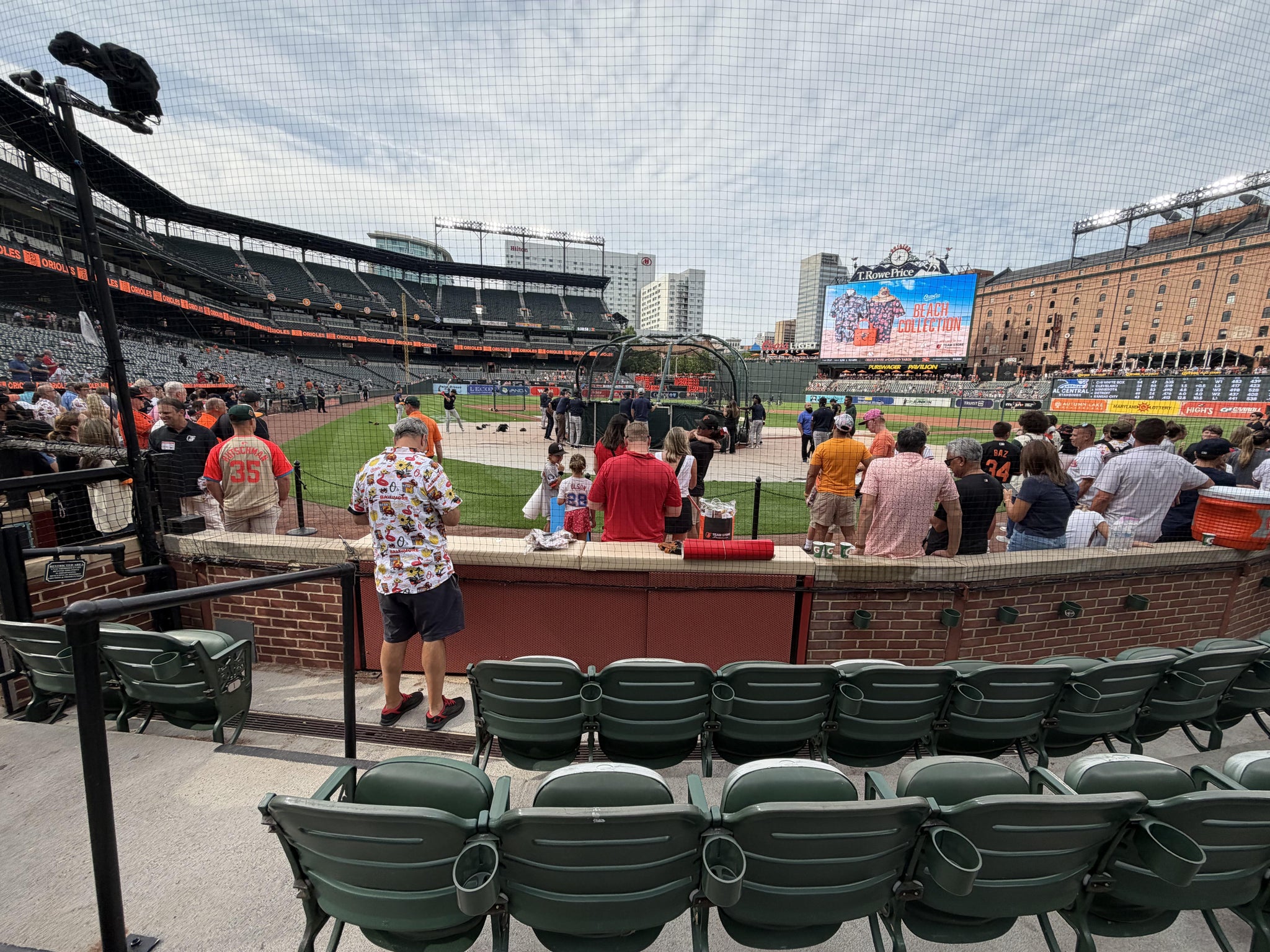 Vue réelle des fans prise de la Section 34 au site Oriole Park at Camden Yards par Michelle I