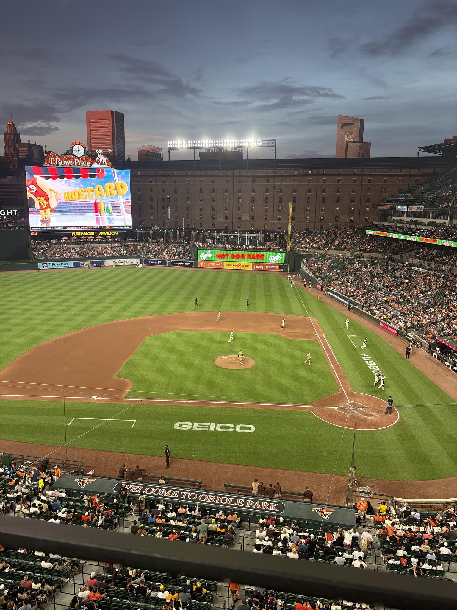 Vue réelle des fans prise de la Section 350 au site Oriole Park at Camden Yards par Chelsea Z