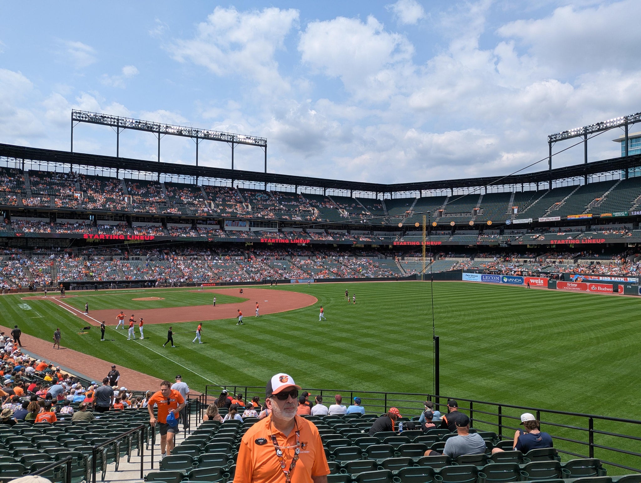 Vue réelle des fans prise de la Section 5 au site Oriole Park at Camden Yards par Linda B
