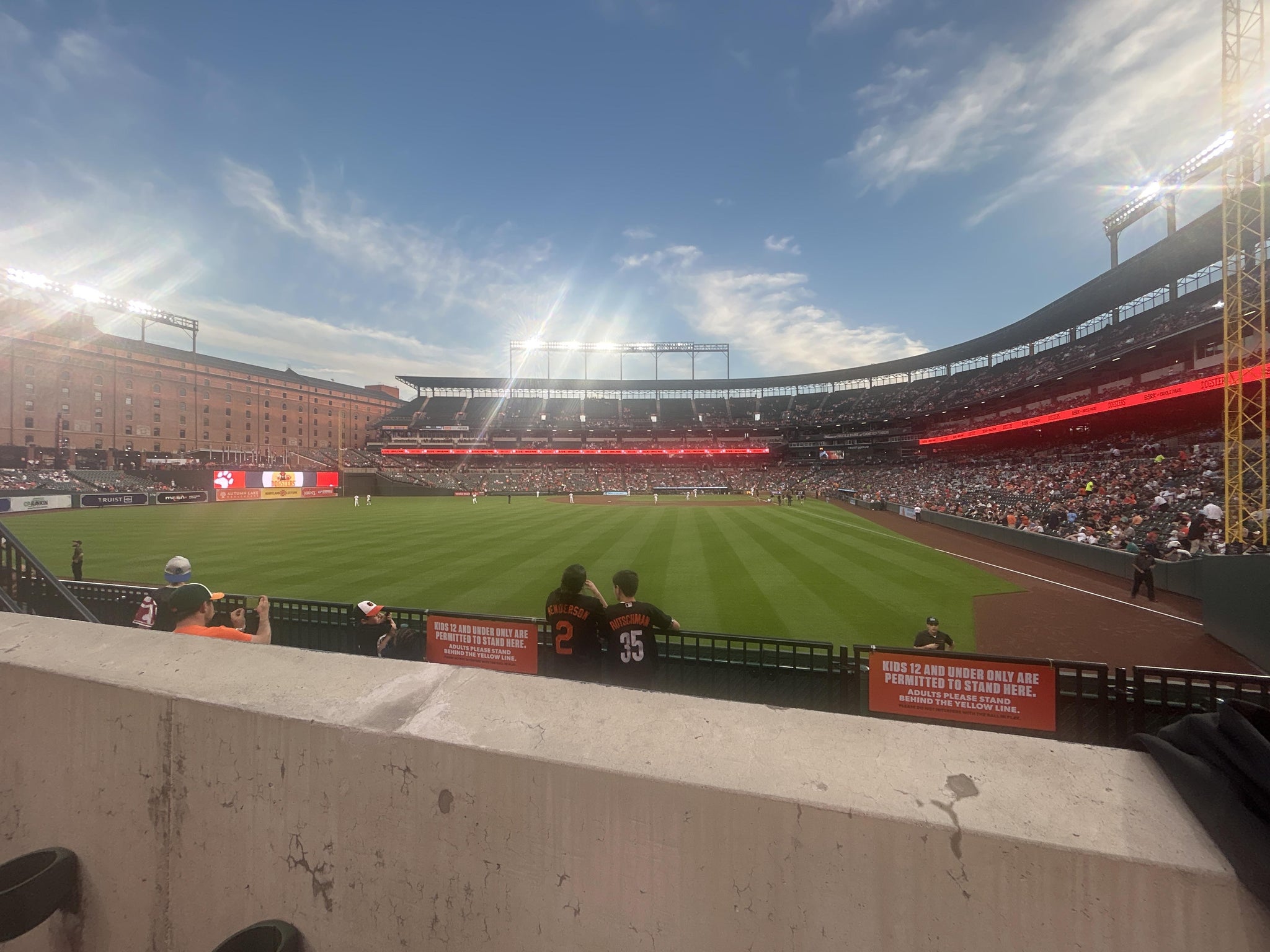 Vue réelle des fans prise de la Section 78 au site Oriole Park at Camden Yards par Zachary F
