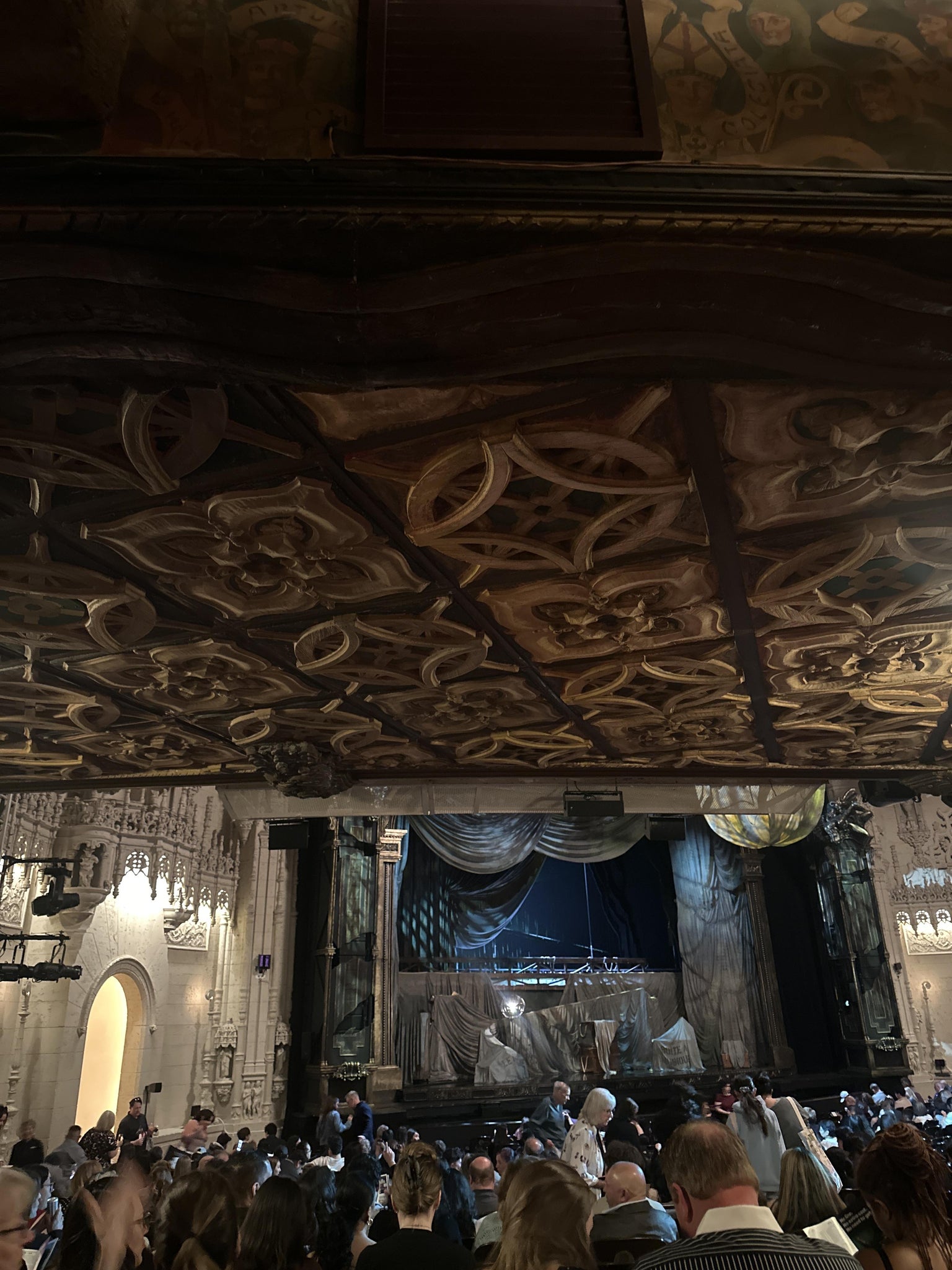 Vue réelle des fans prise de la Orchestra au site Orpheum Theatre - San Francisco par Marlen G