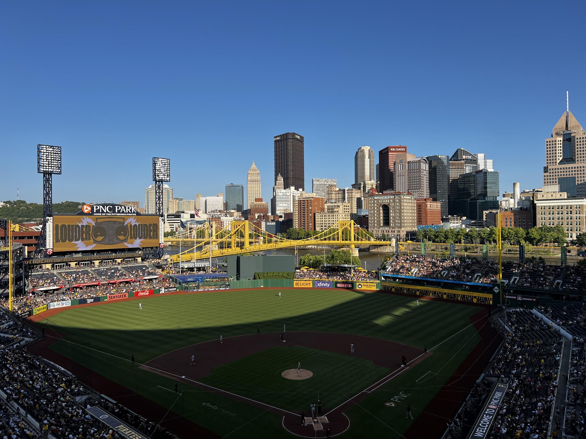 Vue réelle des fans prise de la Section 317 au site PNC Park par Andrew P