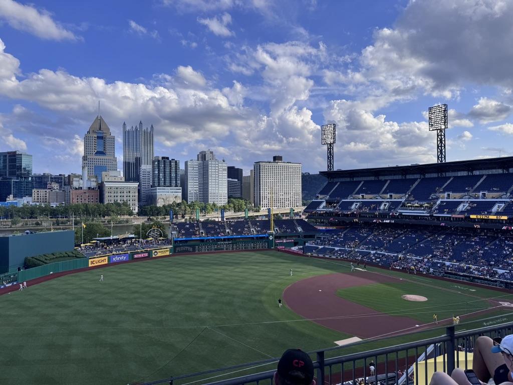 Vue réelle des fans prise de la Section 329 au site PNC Park par Anonymous User