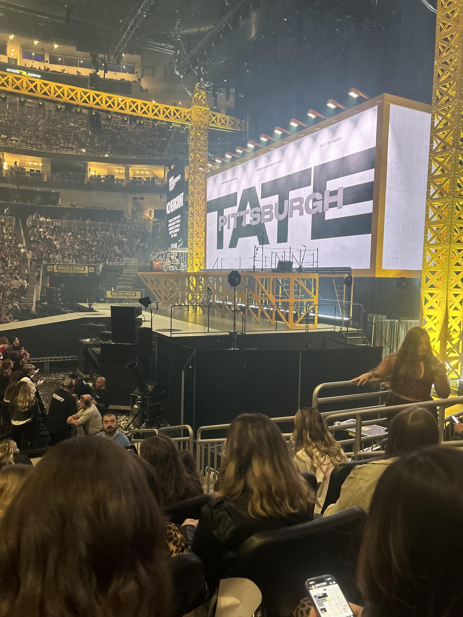 Vue réelle des fans prise de la Section 122 au site PPG Paints Arena par Mia F